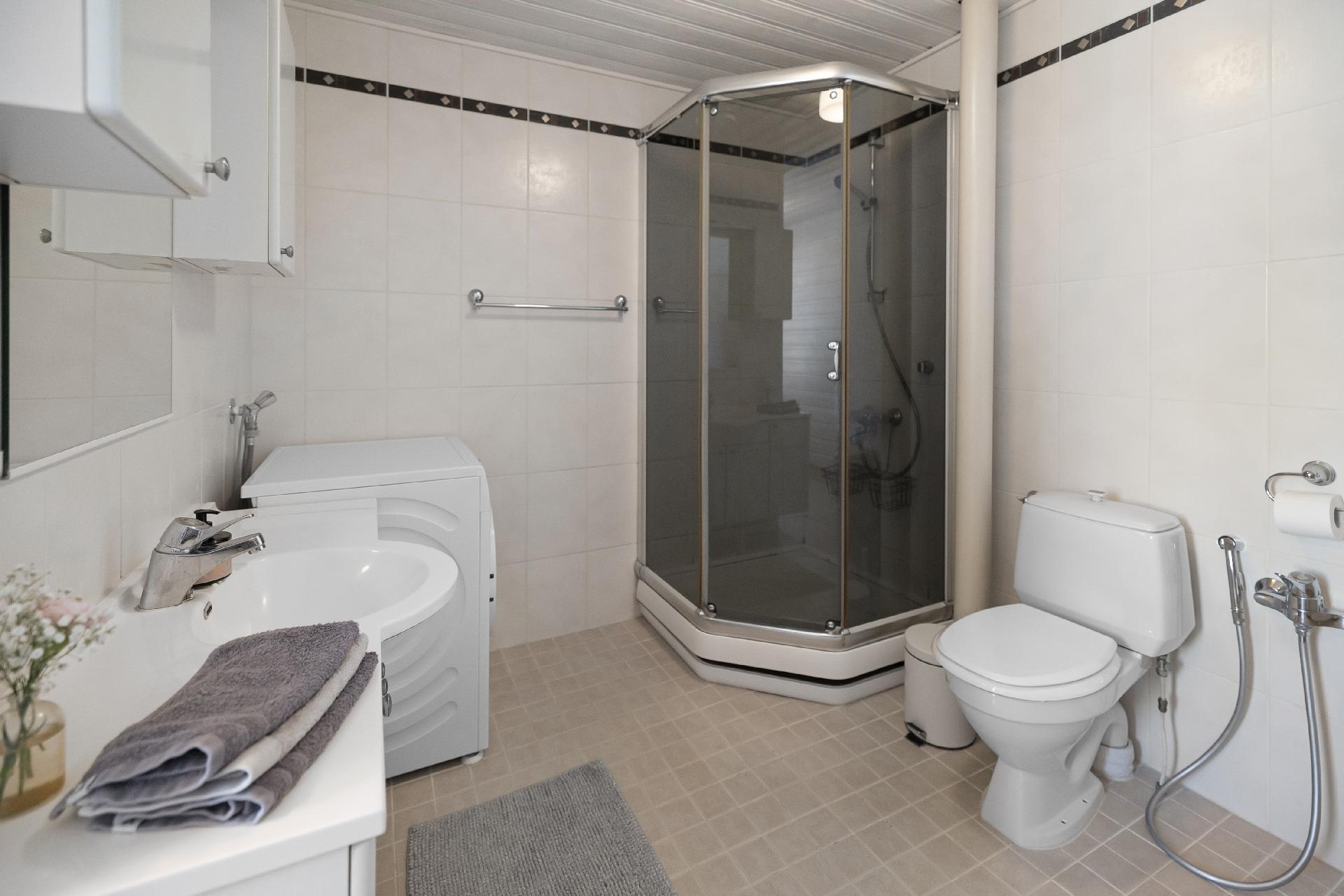 Ainontie 12, Sariolanmäki, Kerava