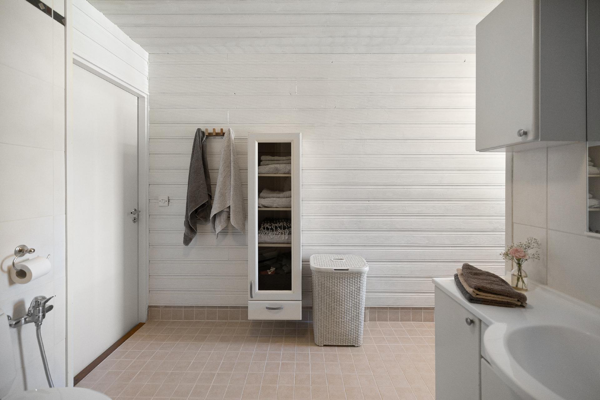 Ainontie 12, Sariolanmäki, Kerava