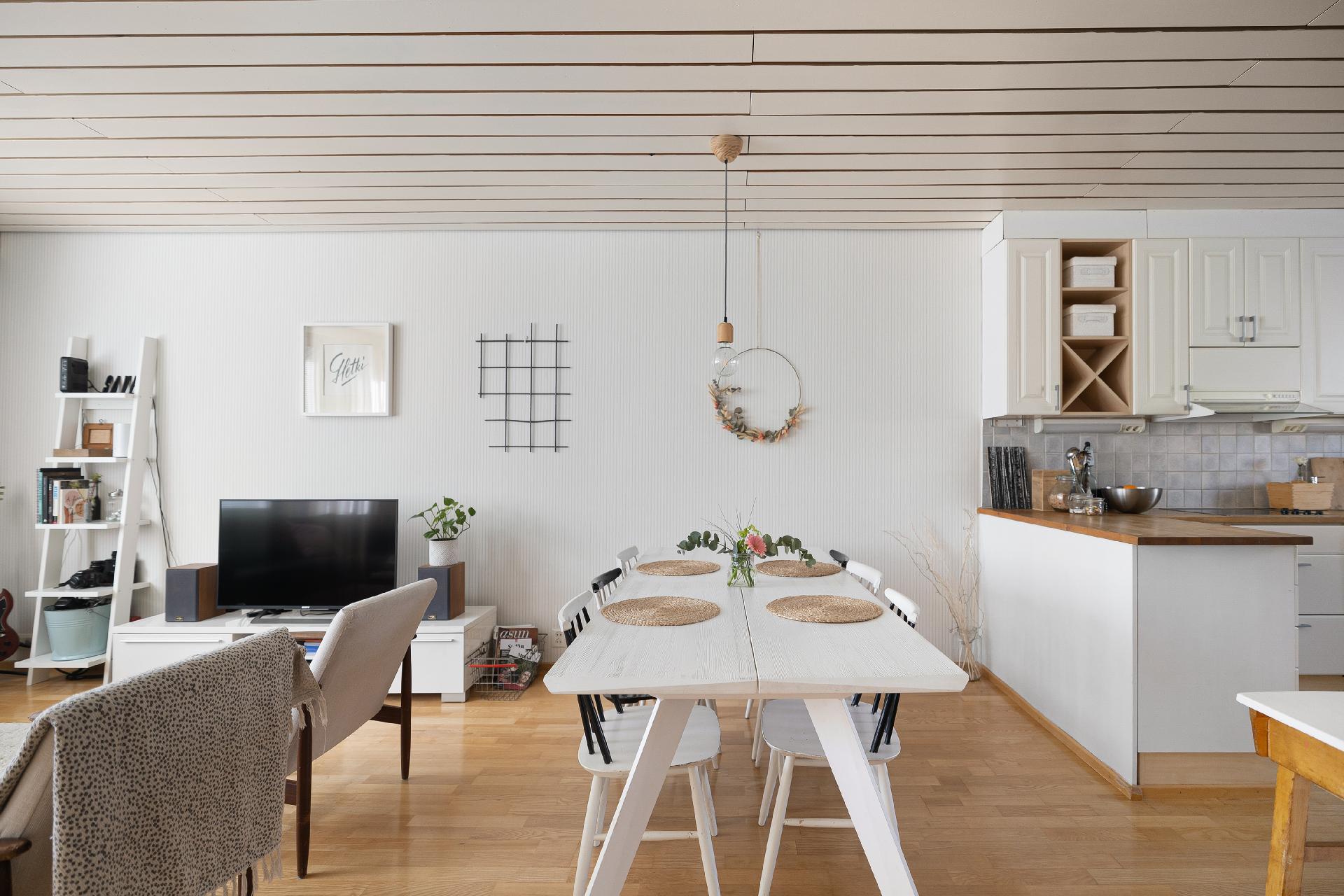 Ainontie 12, Sariolanmäki, Kerava