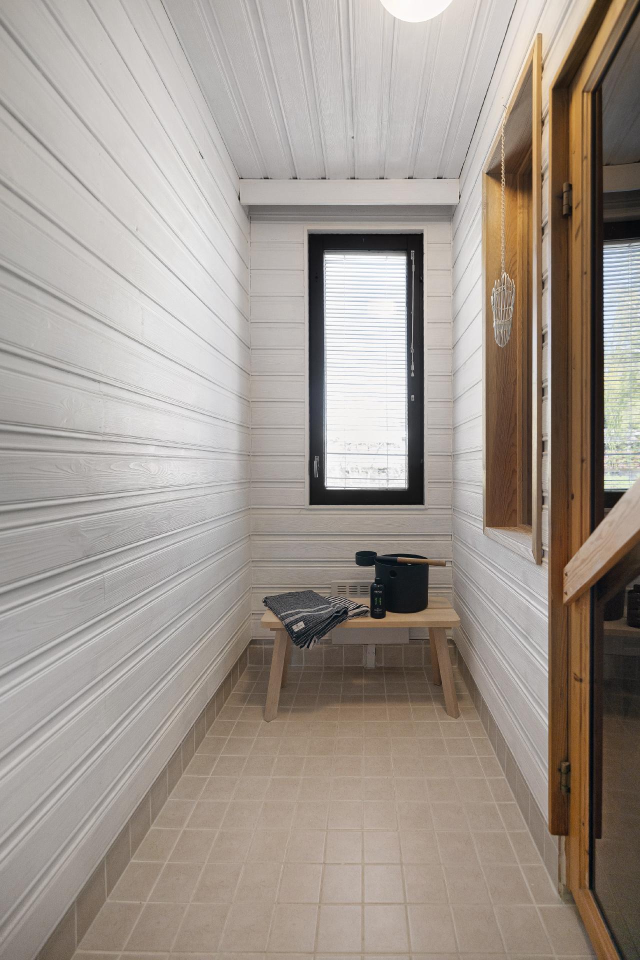 Ainontie 12, Sariolanmäki, Kerava