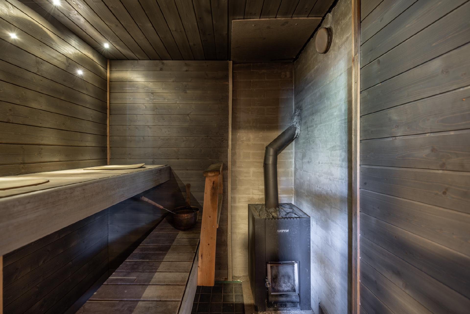 Tunnelmallinen puusauna