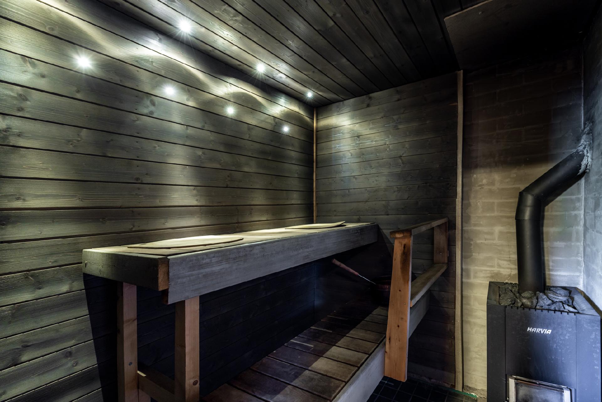 Tunnelmallinen puusauna