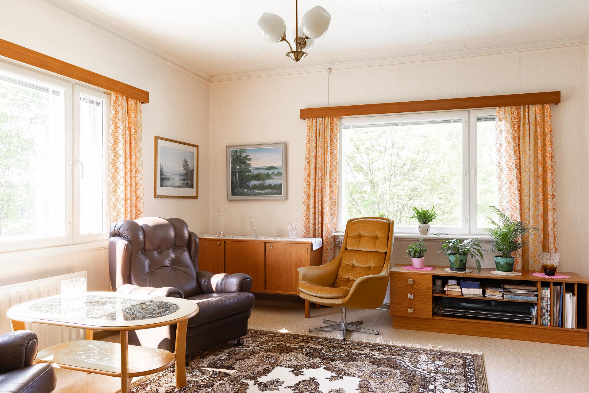 Hepoluhdantie 1, Luhanka, Luhanka