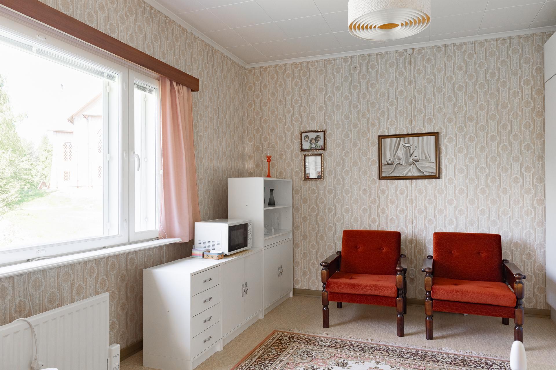 Hepoluhdantie 1, Luhanka, Luhanka