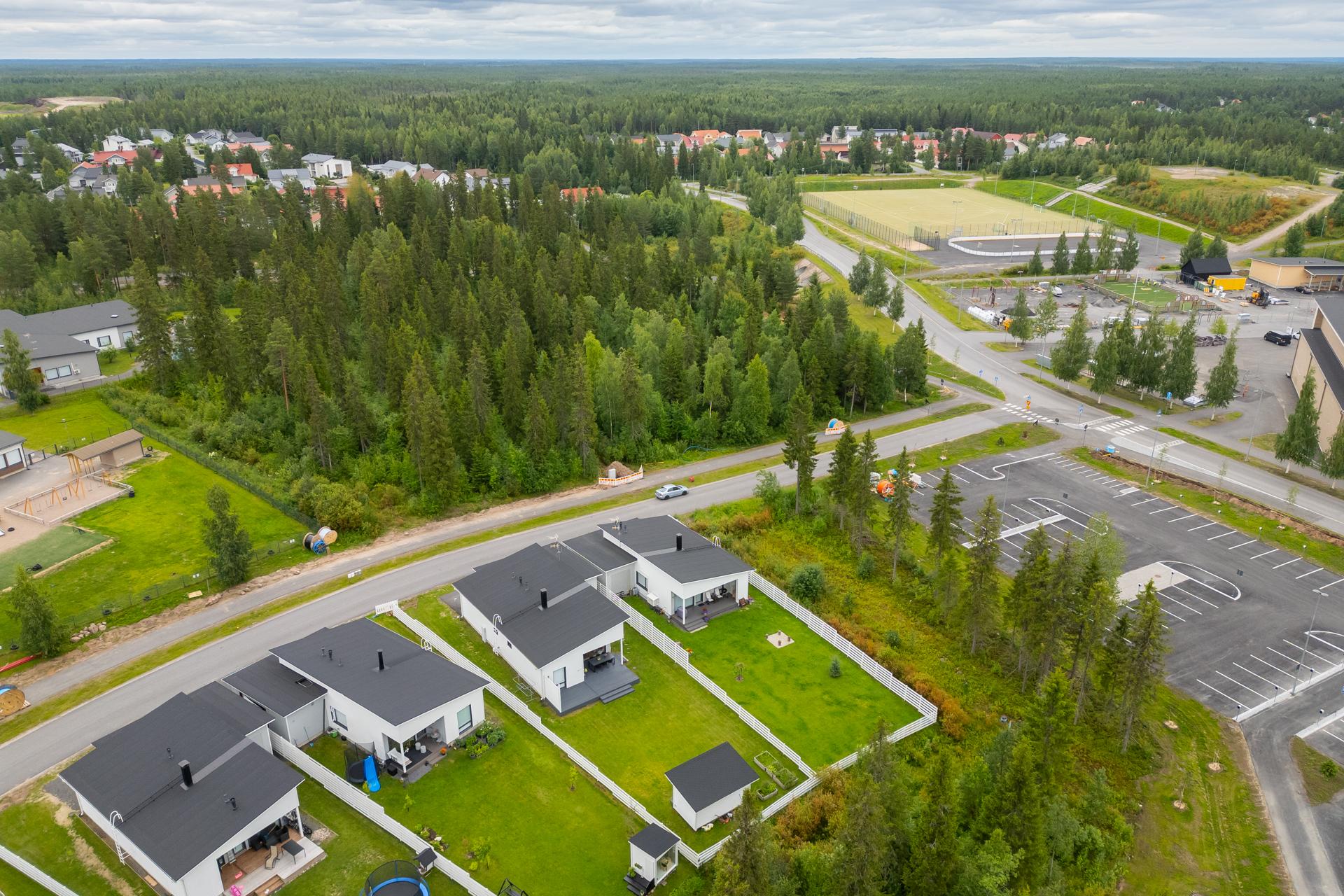 Tuhkimonkaarre 12, Linnakangas, Kempele