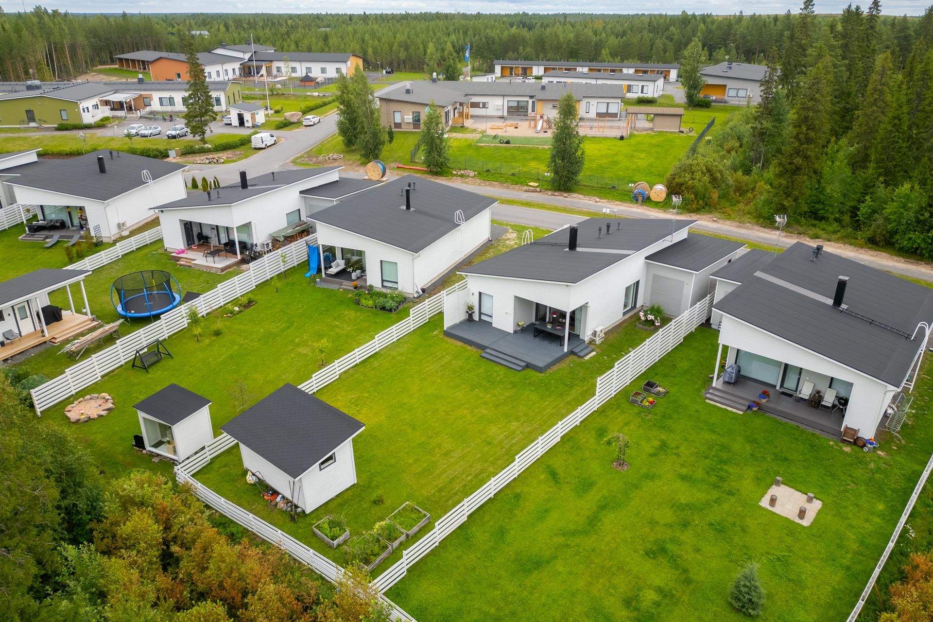 Tuhkimonkaarre 12, Linnakangas, Kempele