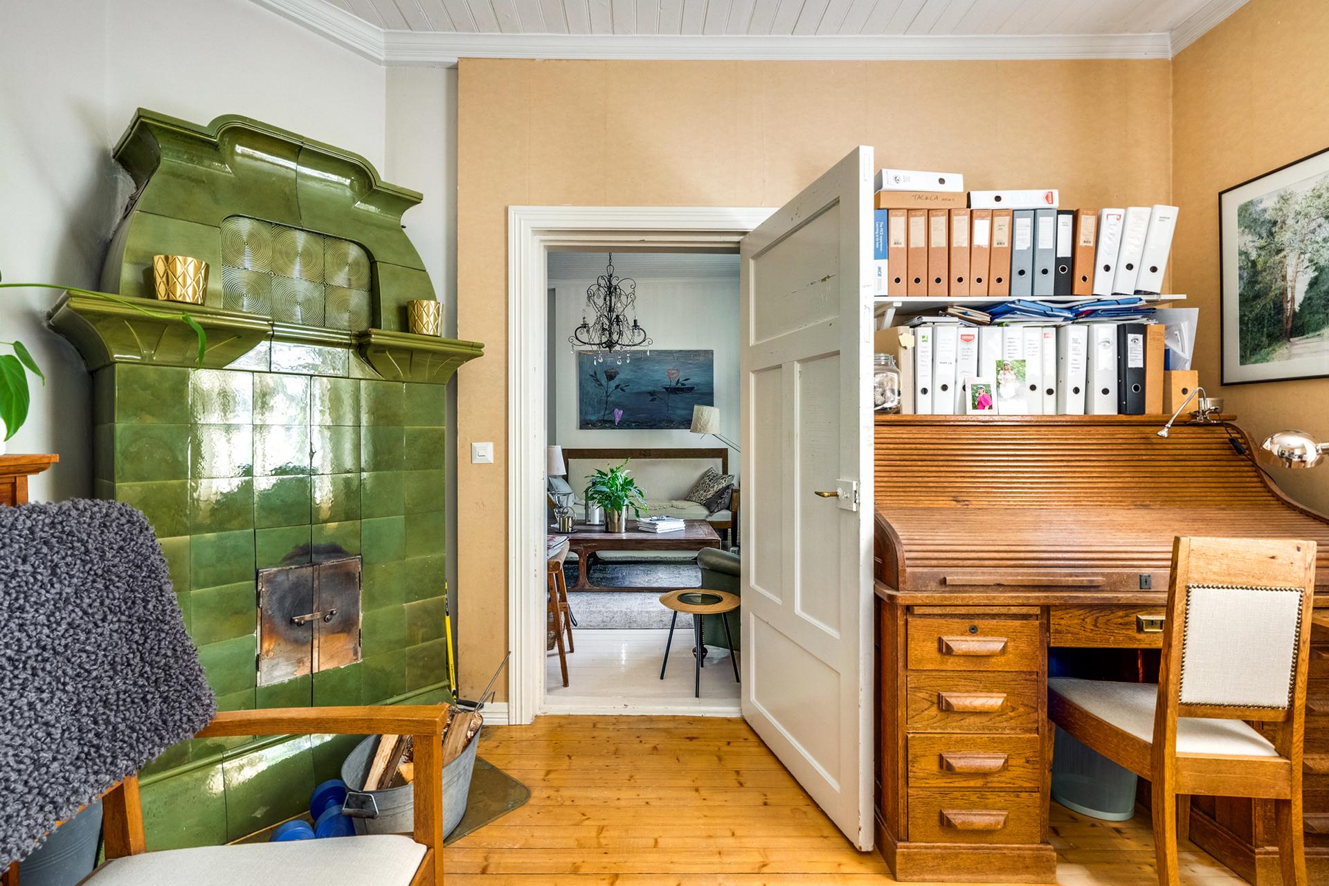 Täällä myös upea kakluuni