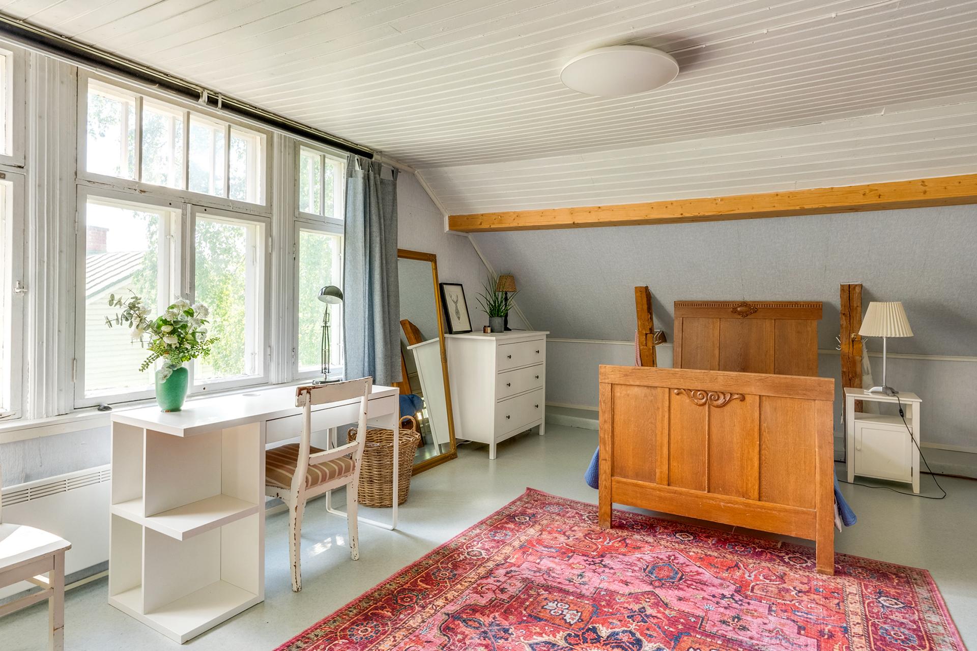 Valoisa ja ISO makuuhuone