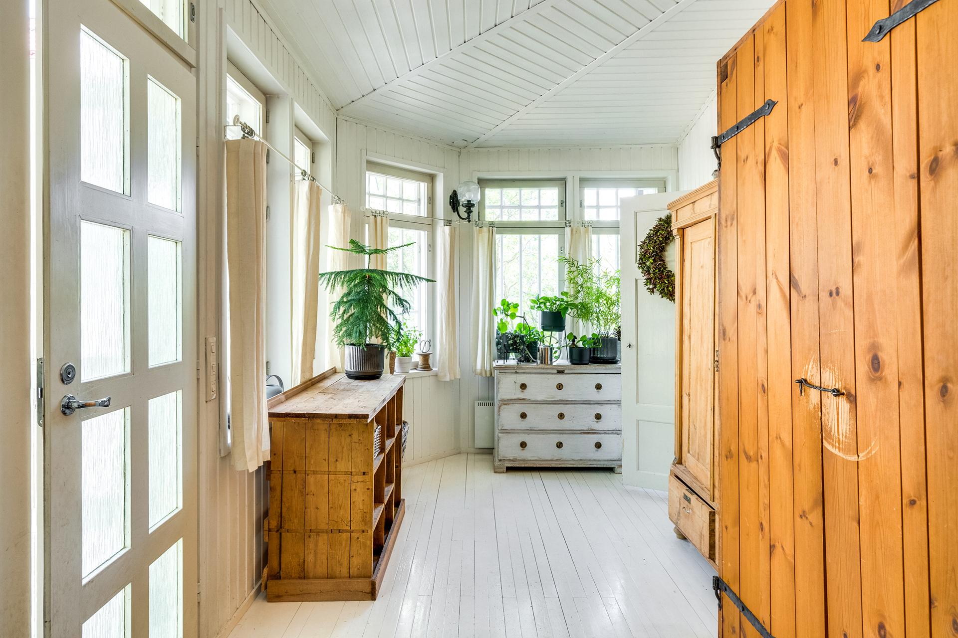 Hulppean kokoinen kuisti