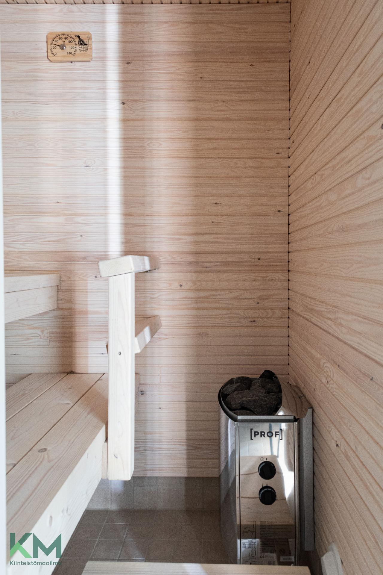 Mustamäenkatu 21, Laune, Lahti