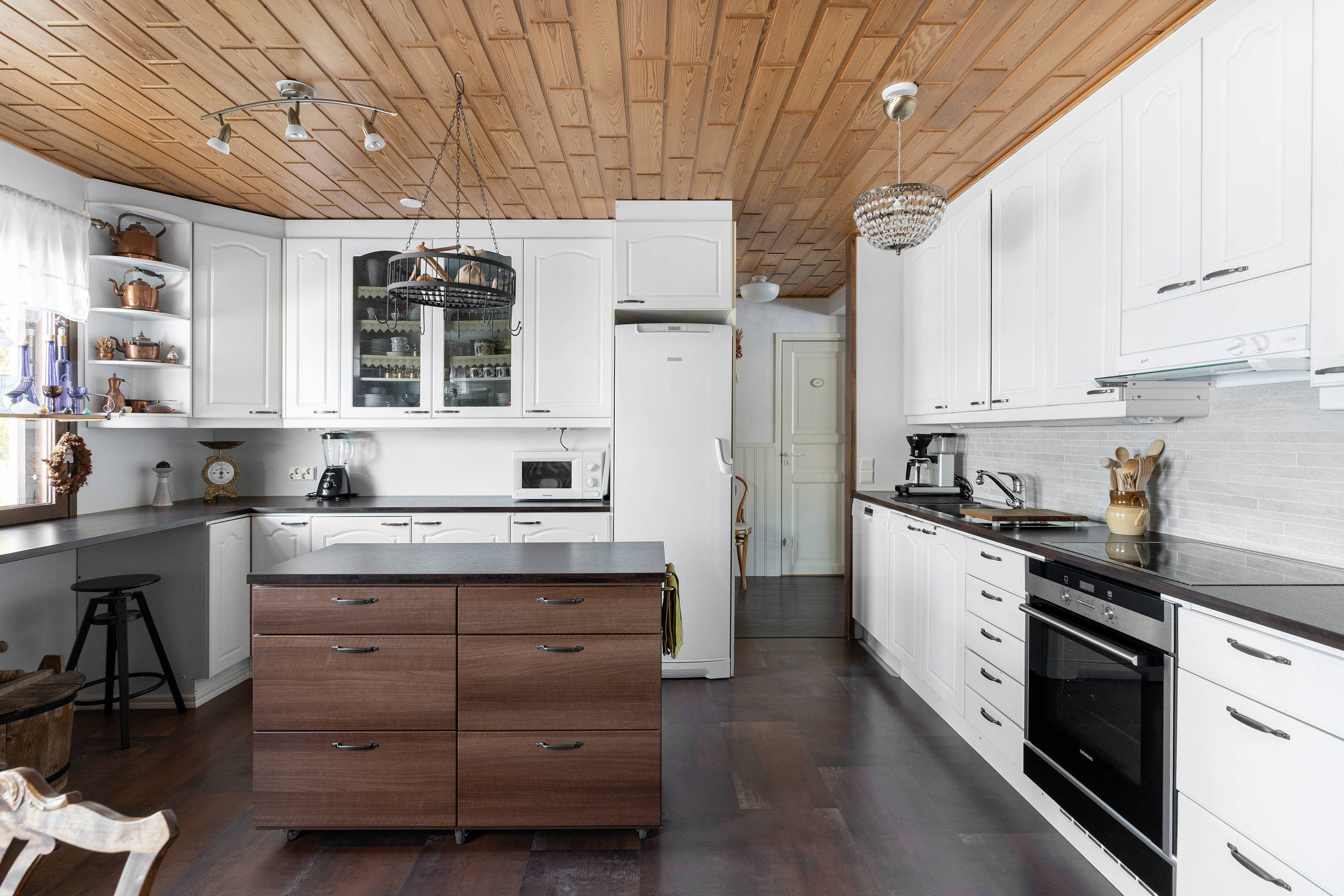 Keittiö remontoitu 2010