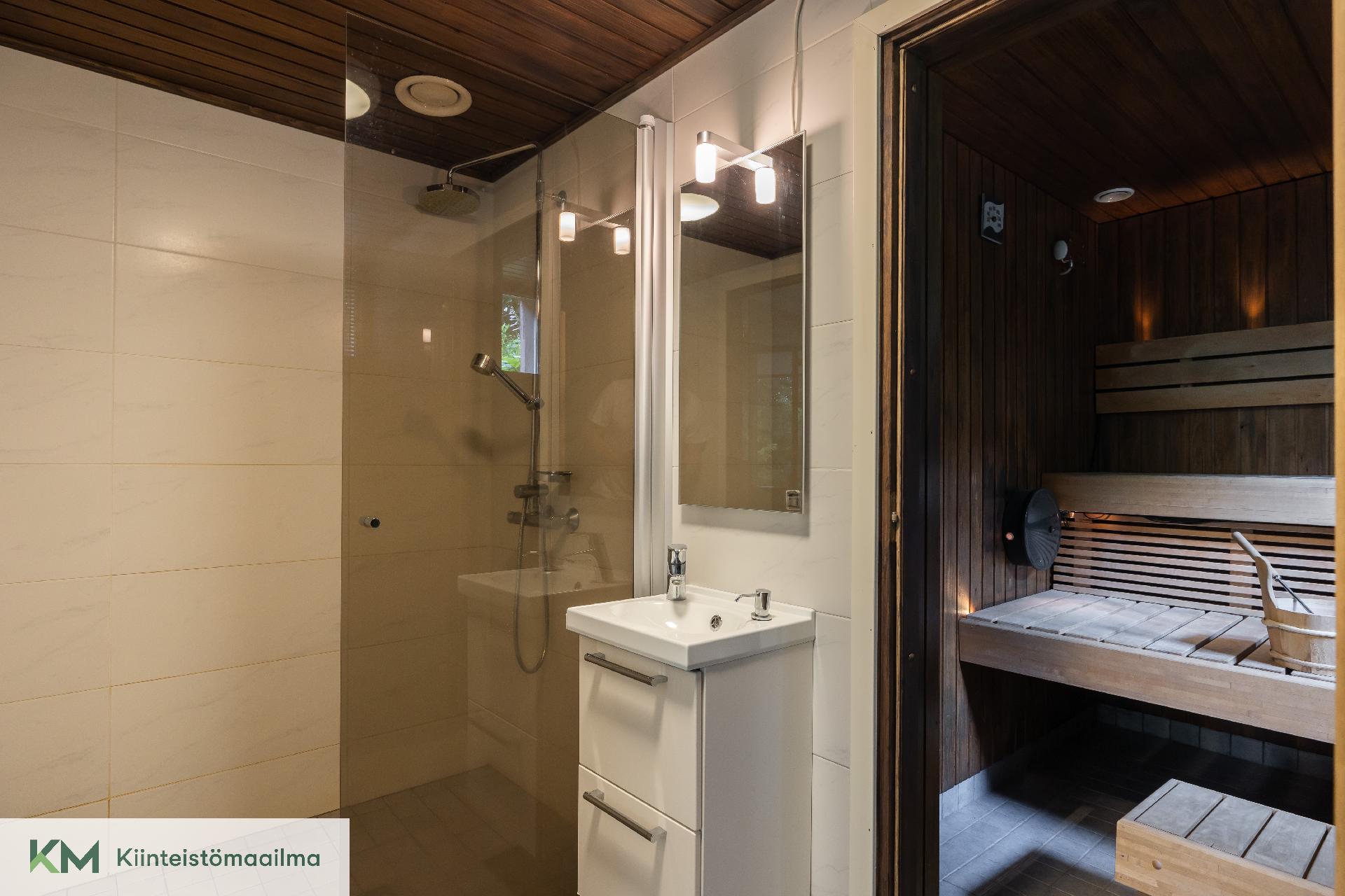 Karhulantie 64, Karhula, Kotka