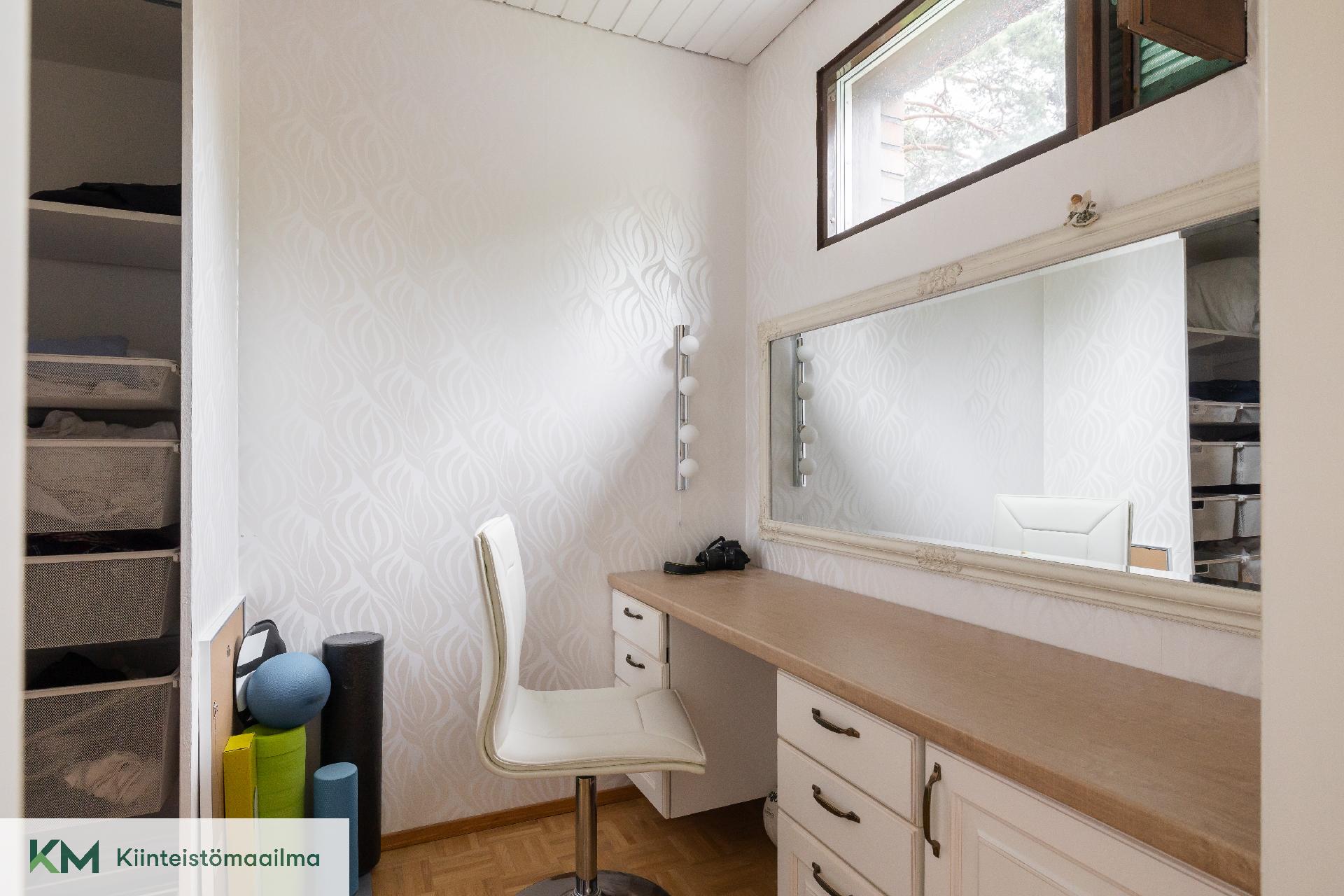 Karhulantie 64, Karhula, Kotka