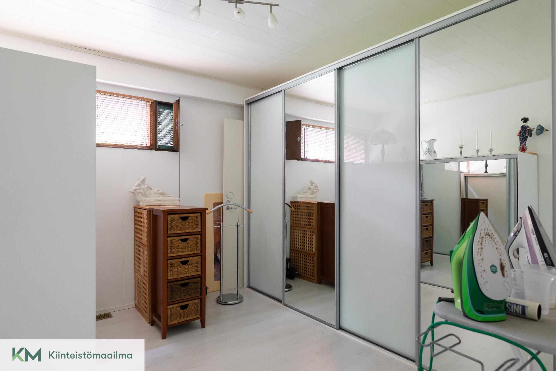 Karhulantie 64, Karhula, Kotka