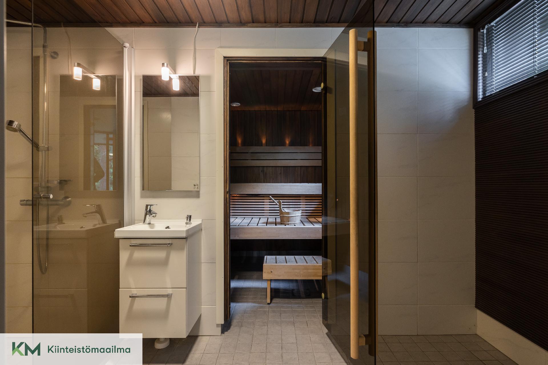 Karhulantie 64, Karhula, Kotka