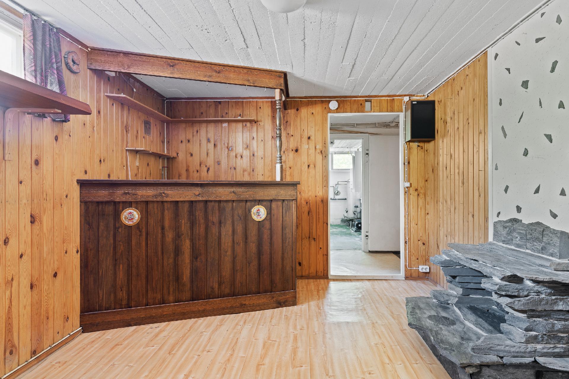 Harrastehuone kellarissa