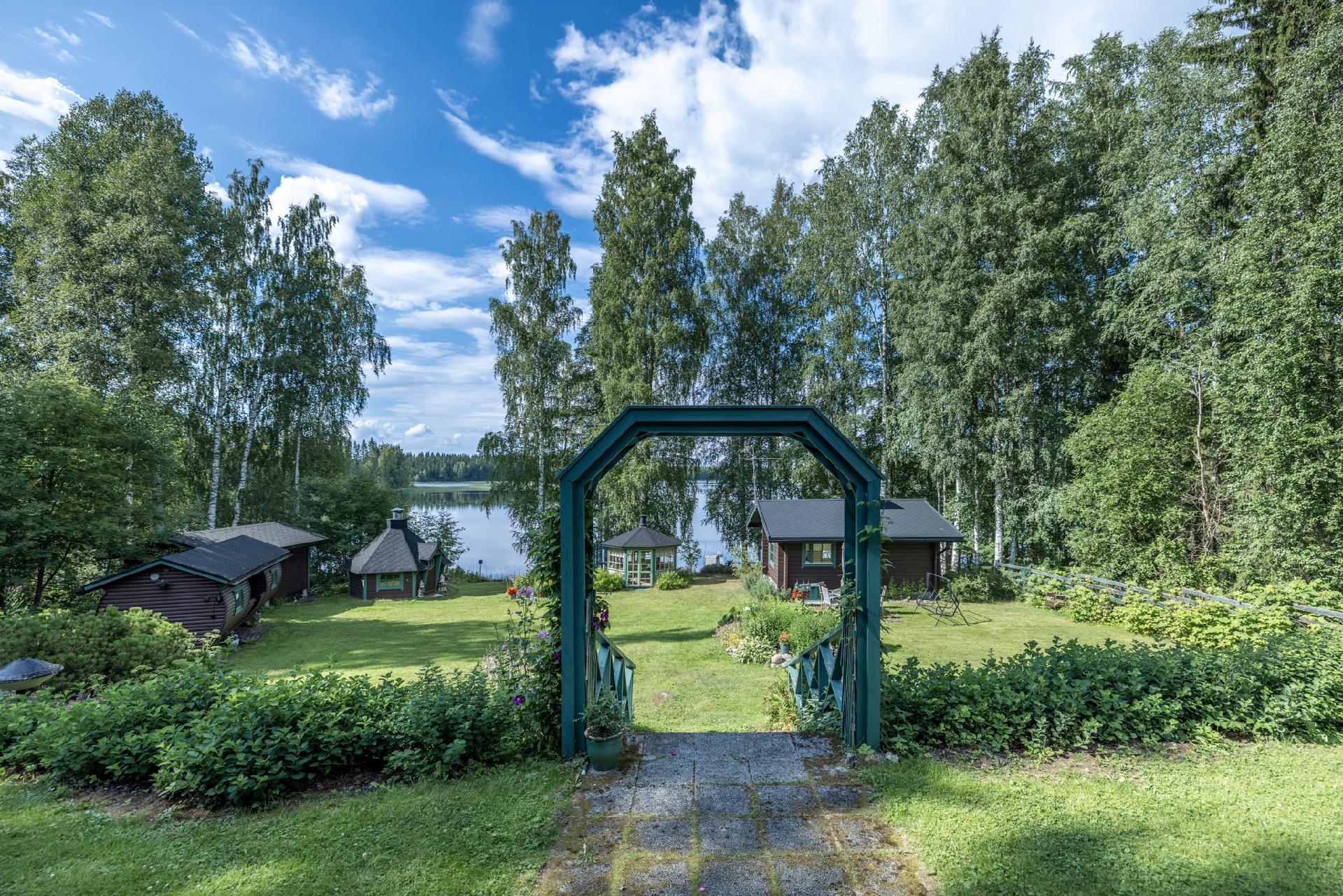 Näkymät kohti rantaa