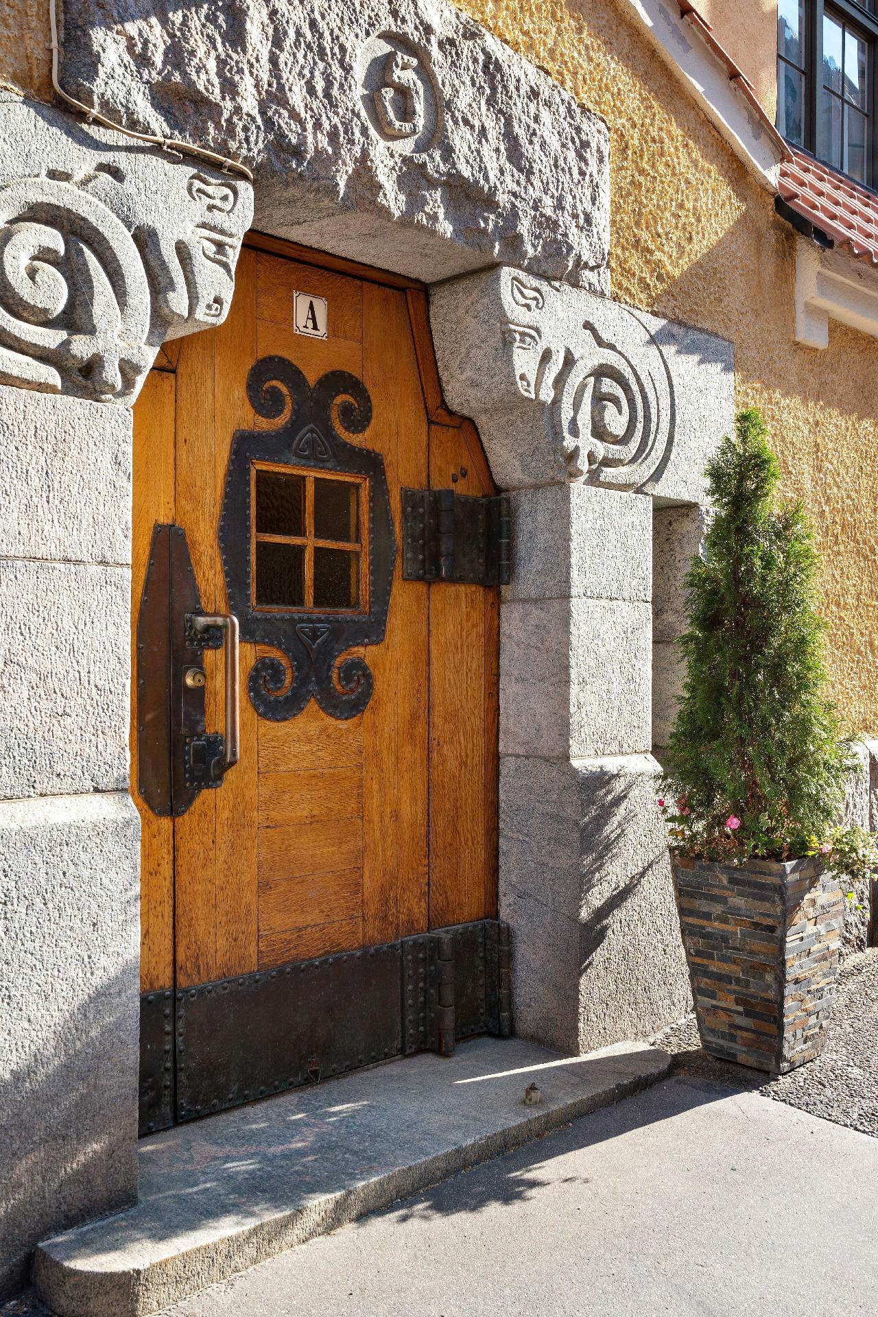 Luotsikatu 5, Katajanokka, Helsinki