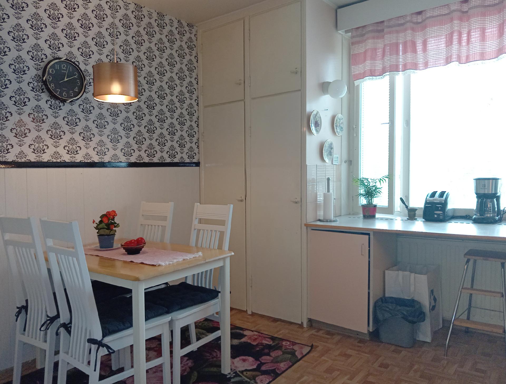 Tilaa ruokapöydälle