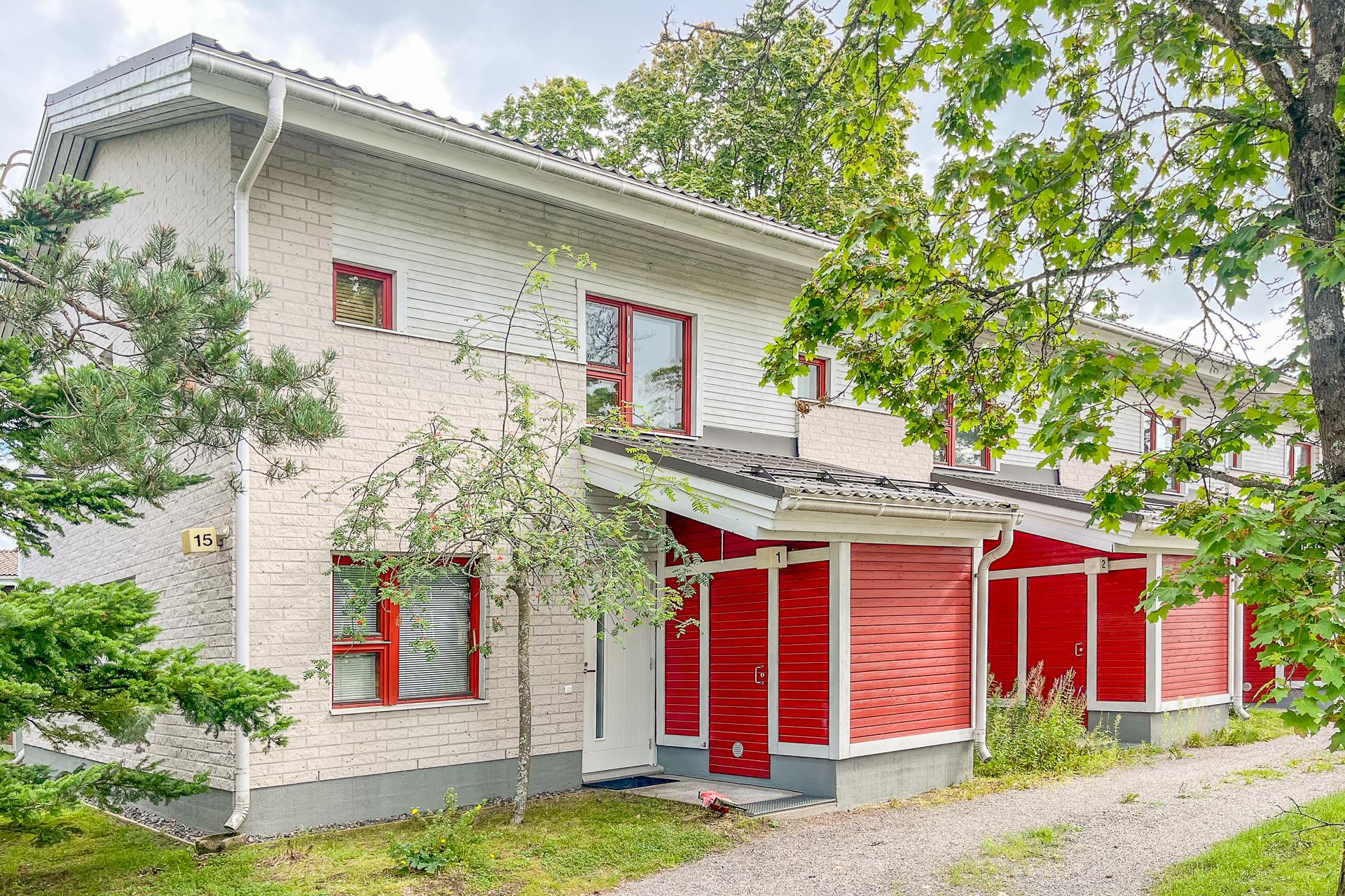Puolimatkankatu 15, Kirjavatolppa, Hyvinkää