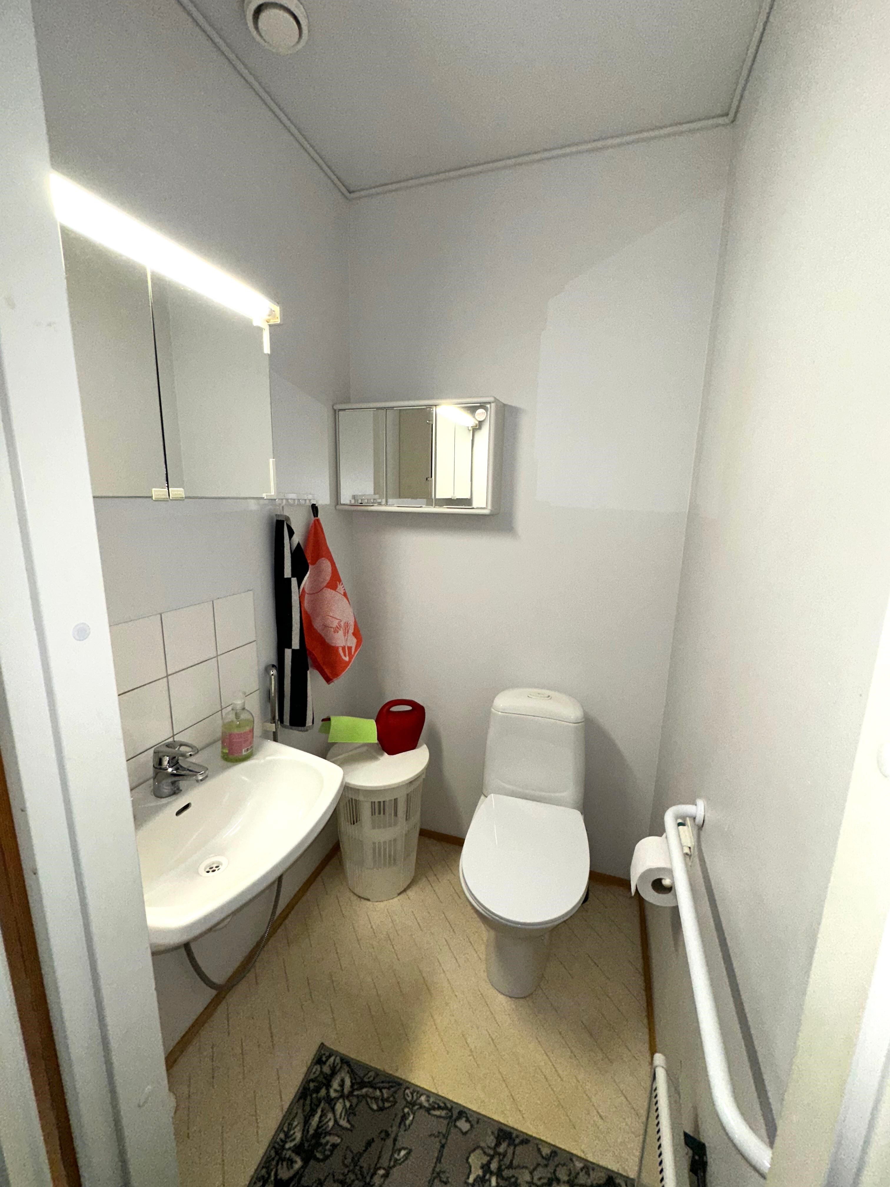 Kirjailijantie 11, Kuvansi, Joroinen