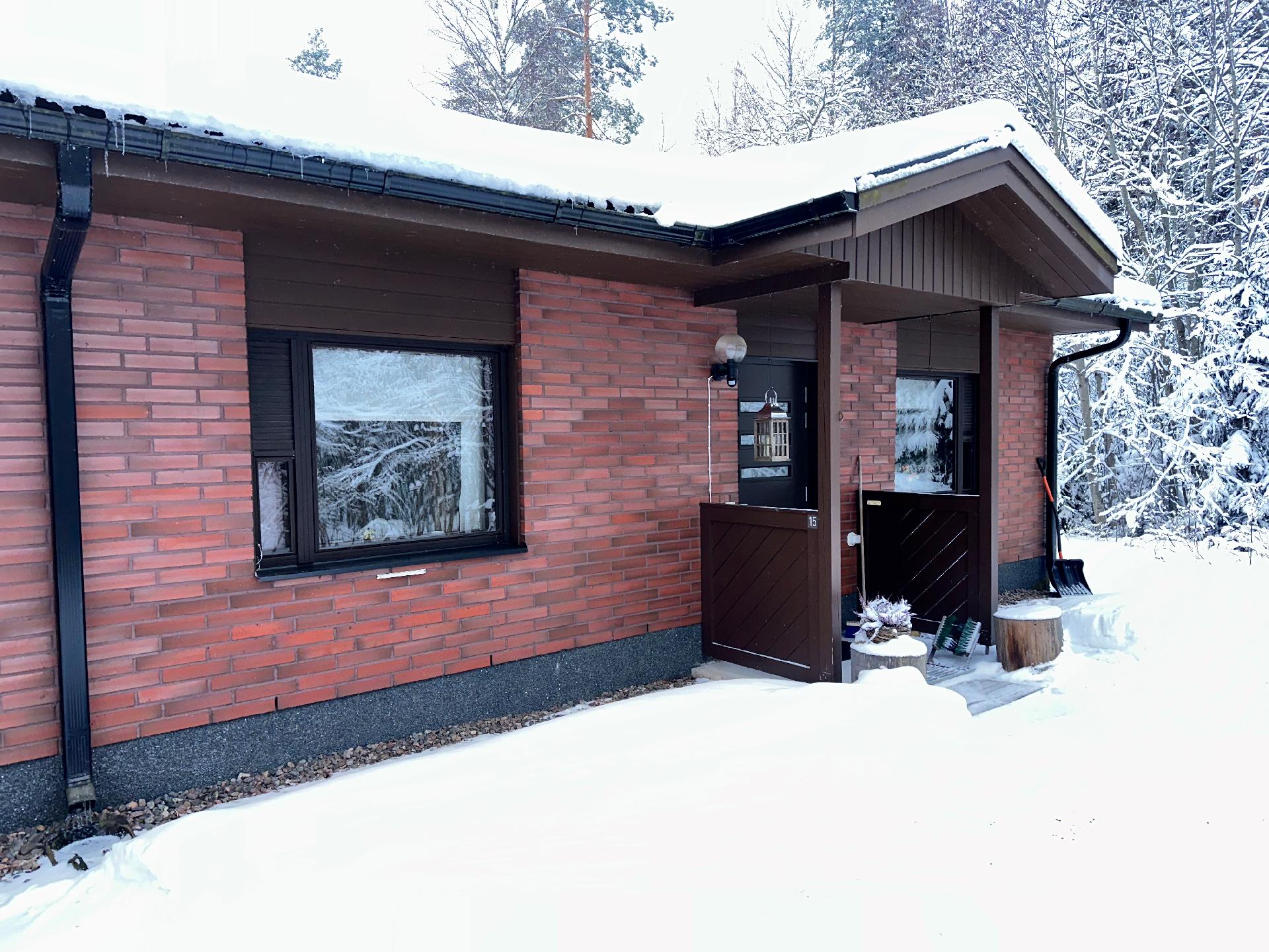 Kirjailijantie 11, Kuvansi, Joroinen