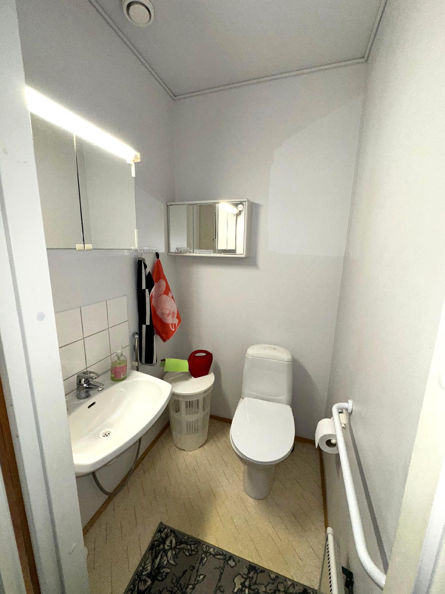 Kirjailijantie 11, Kuvansi, Joroinen