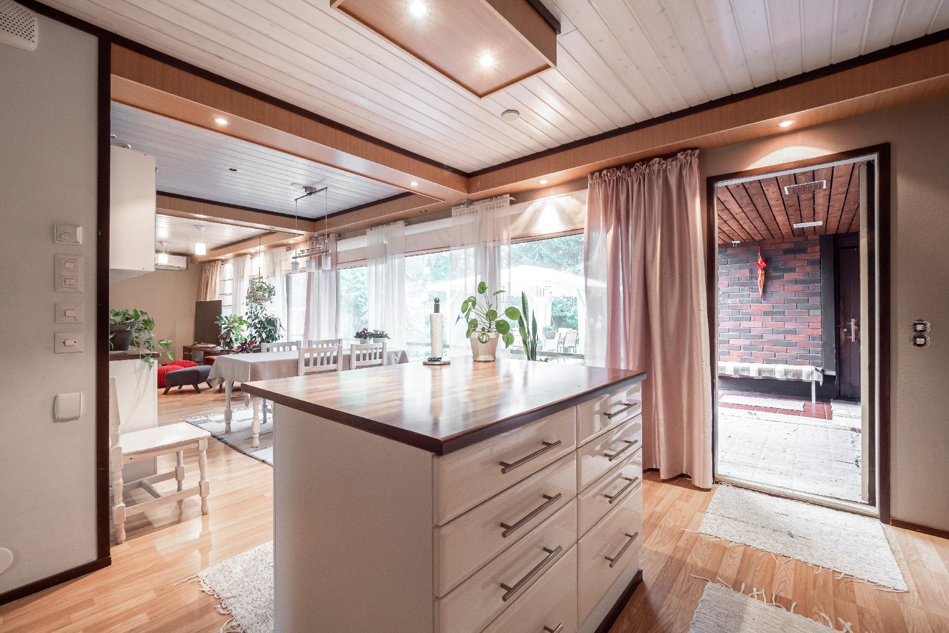 Kukkulatie 15, Jääli, Oulu