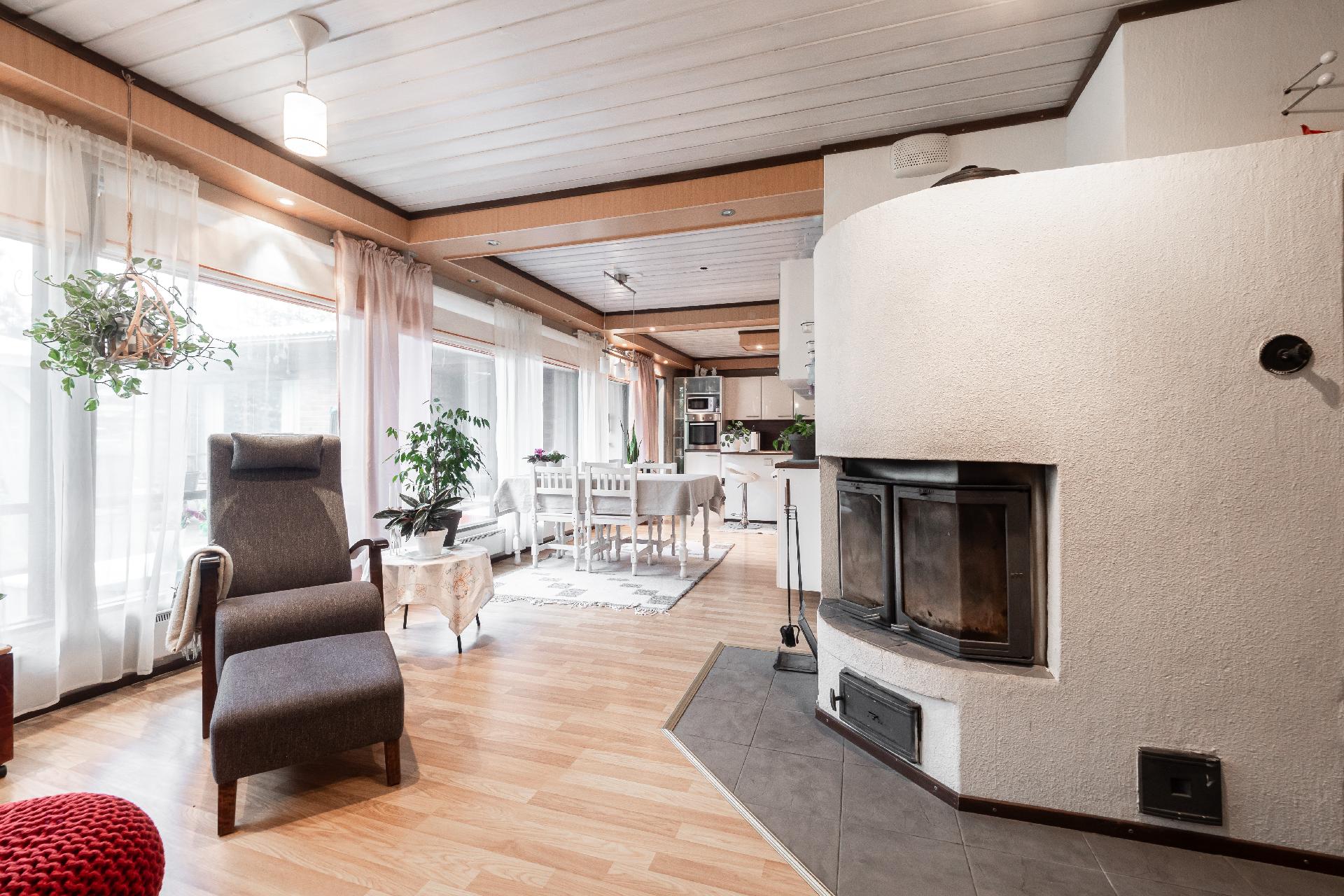 Kukkulatie 15, Jääli, Oulu