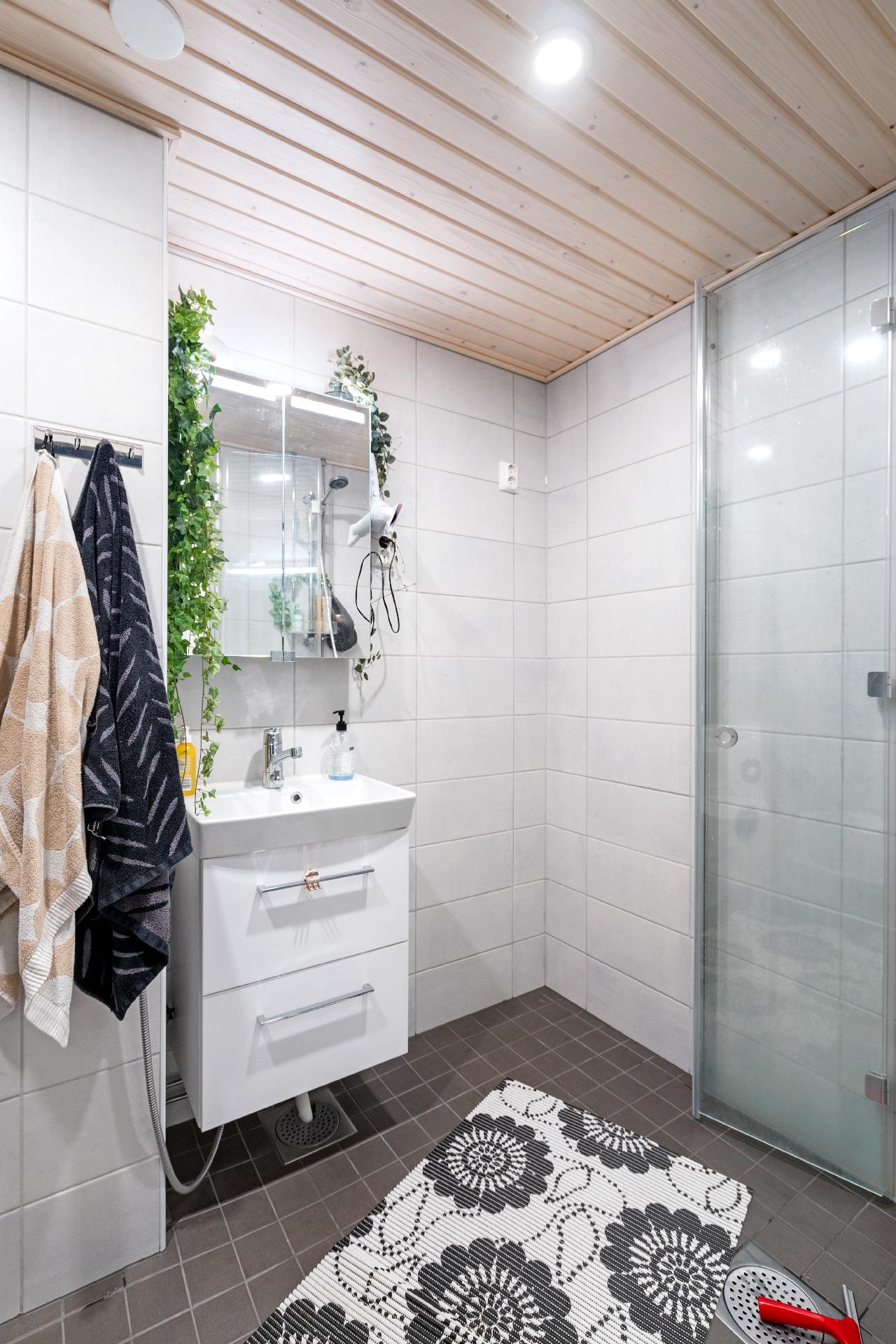 Opettajanraitti 7, Hervanta, Tampere