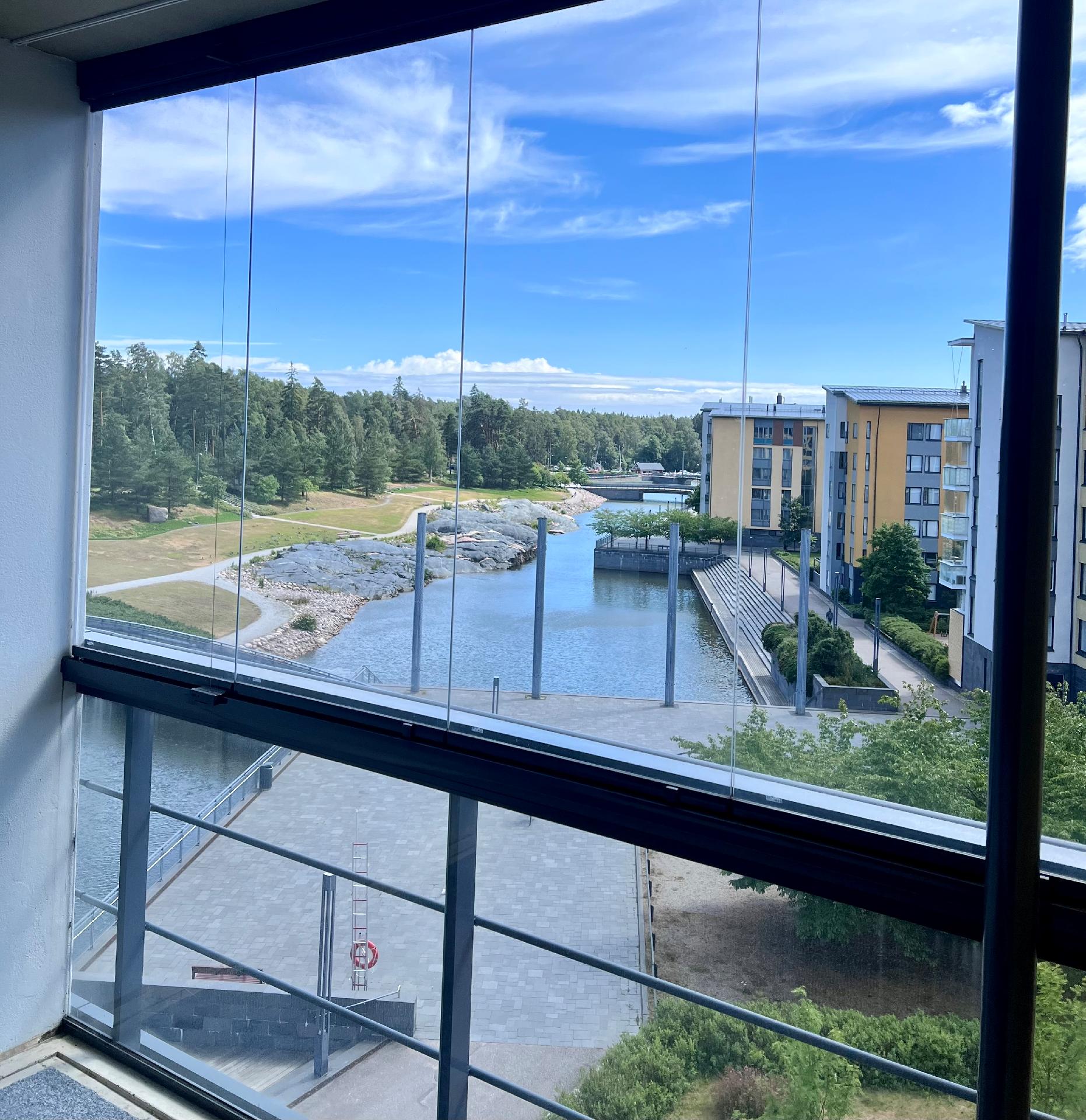 Aurinkotuulenkatu 10, Aurinkolahti, Helsinki