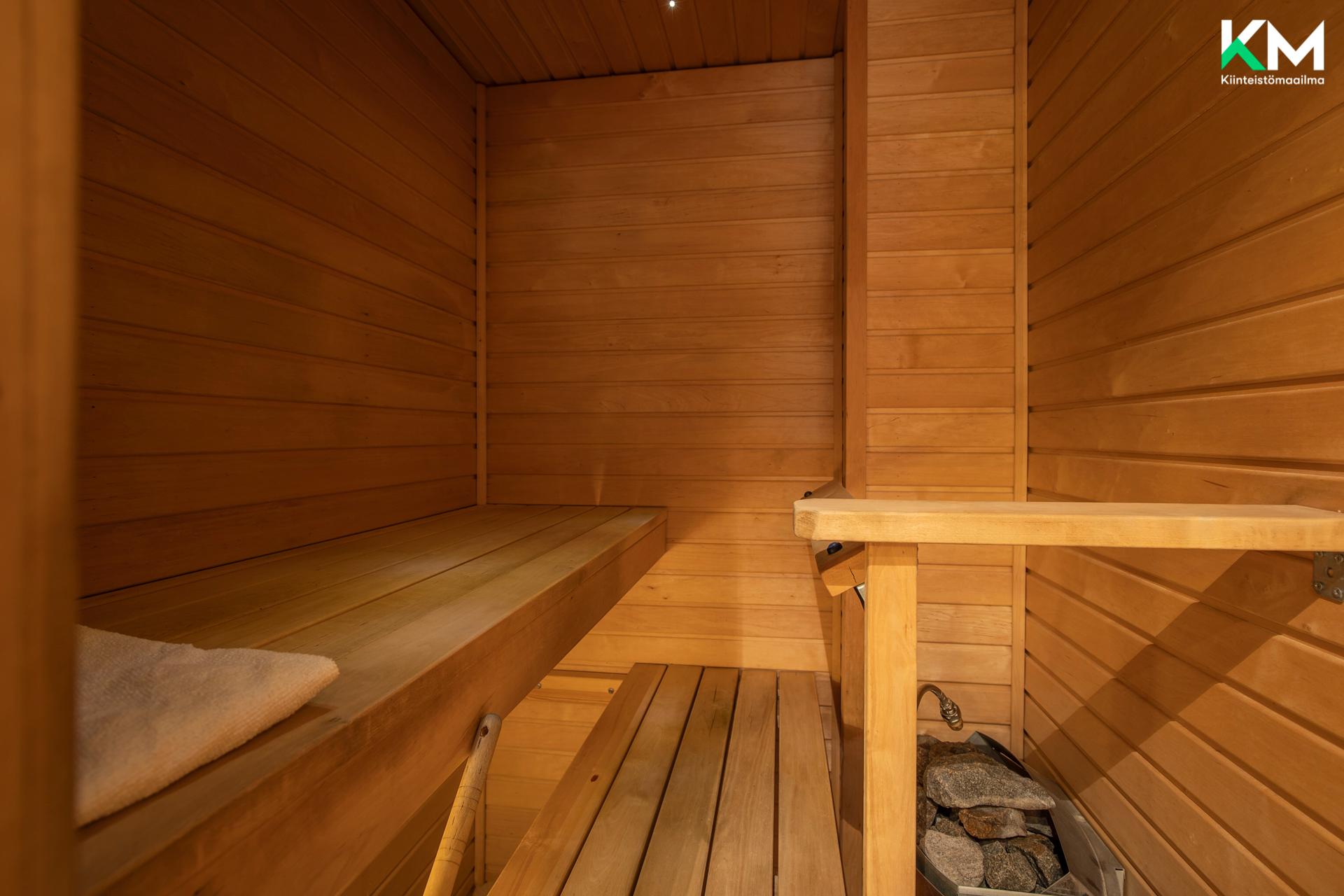 Sauno omassa saunassa silloin, kun haluat