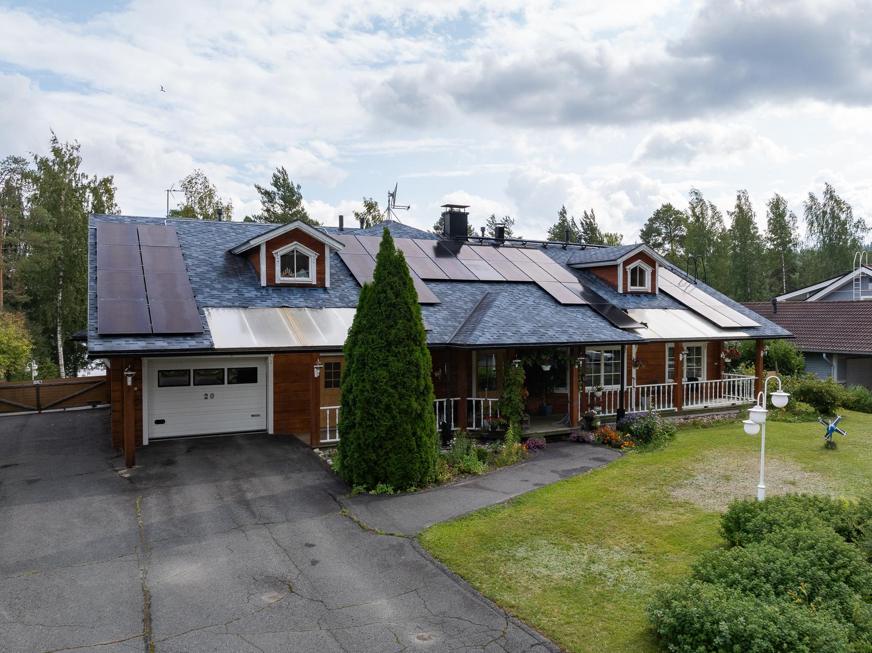 Julkisivu
