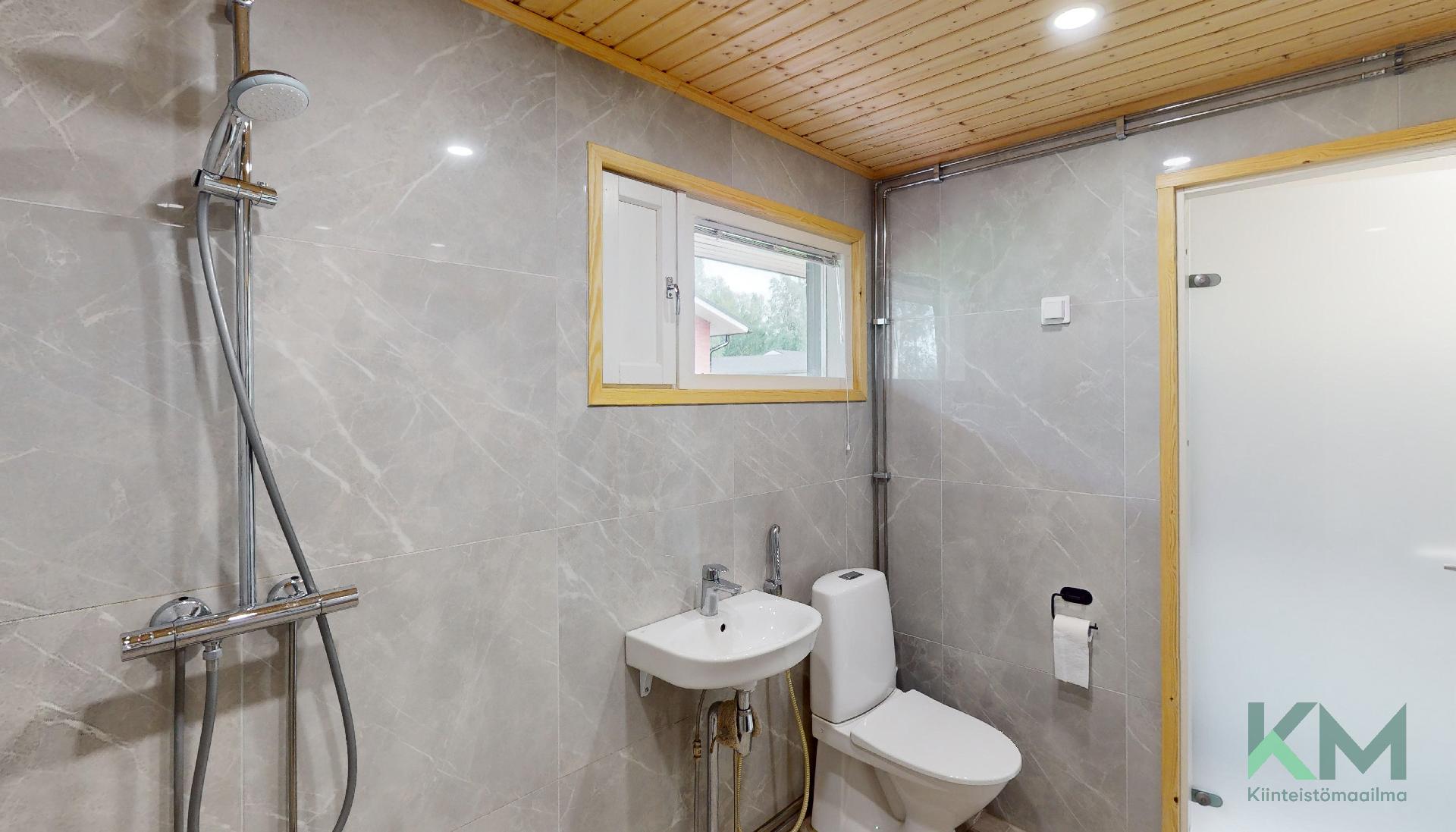 Remontoitu pesuhuone