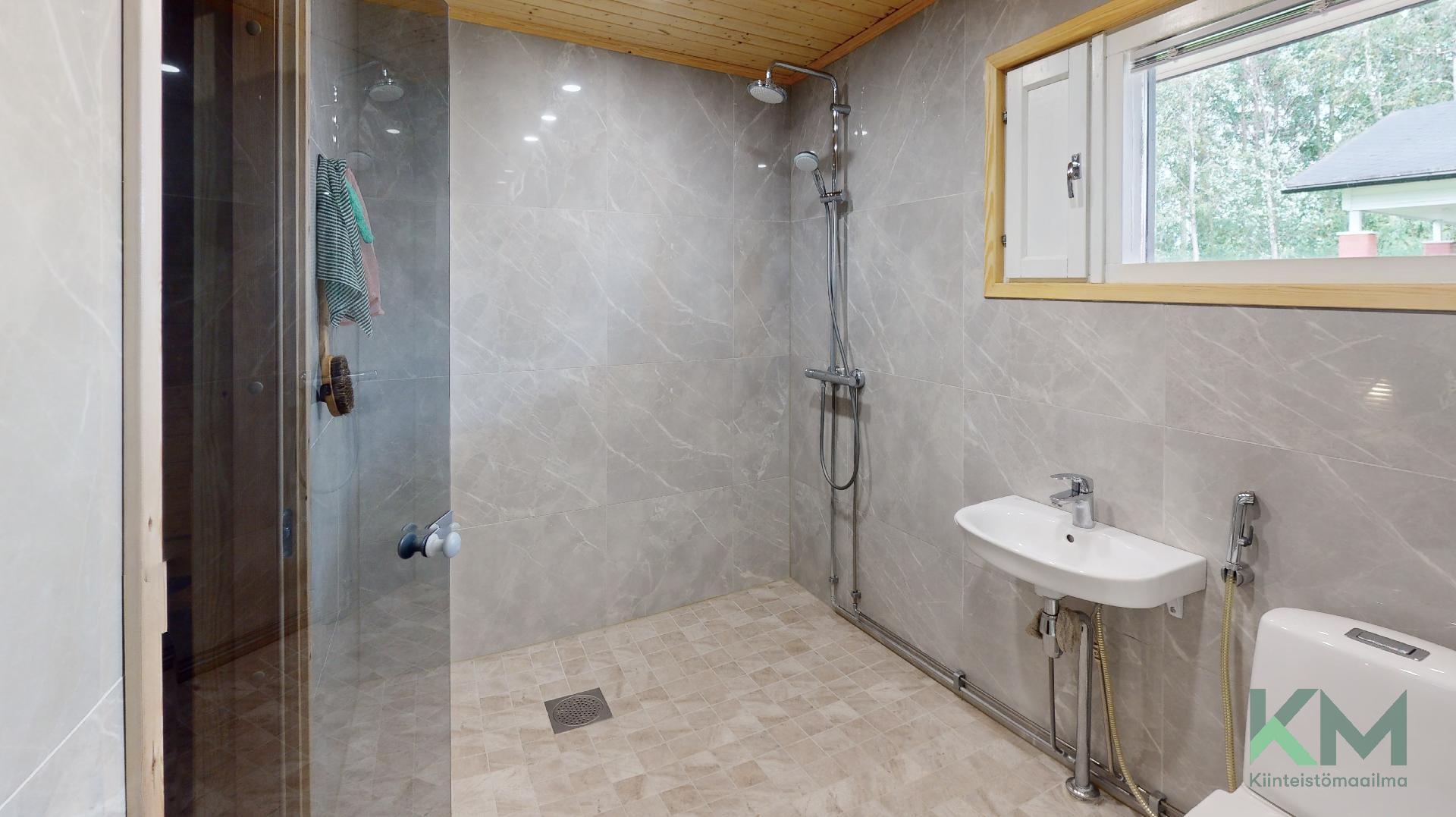 Remontoitu pesuhuone