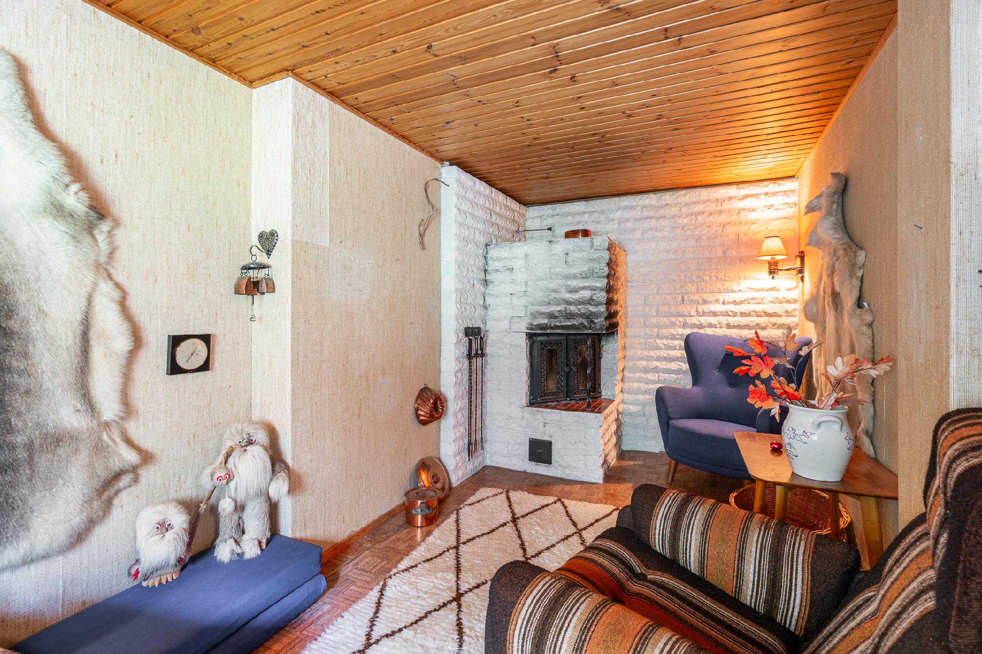 Alakerran takkahuone 