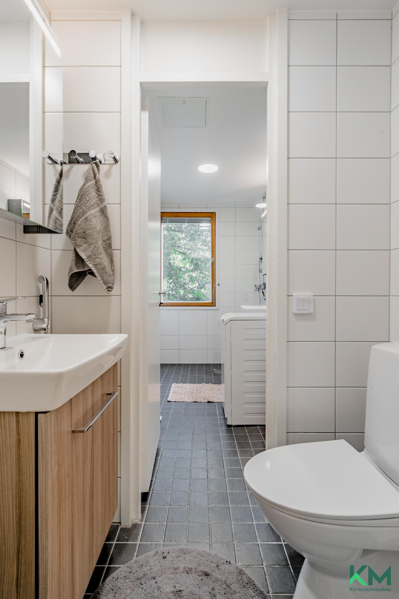 Pesuhuone ja wc remontoitu