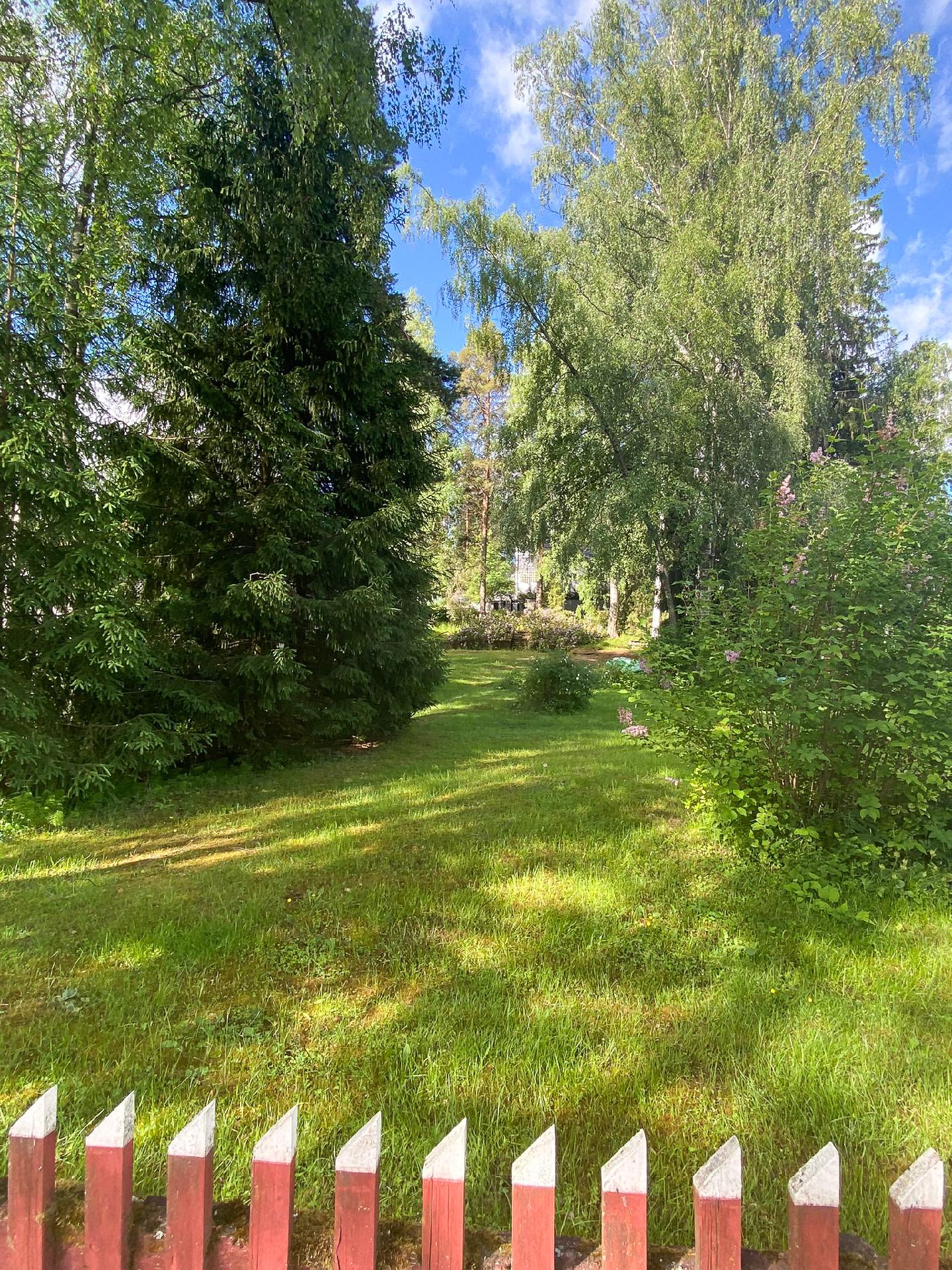 Tontti Nokkostien puolelta