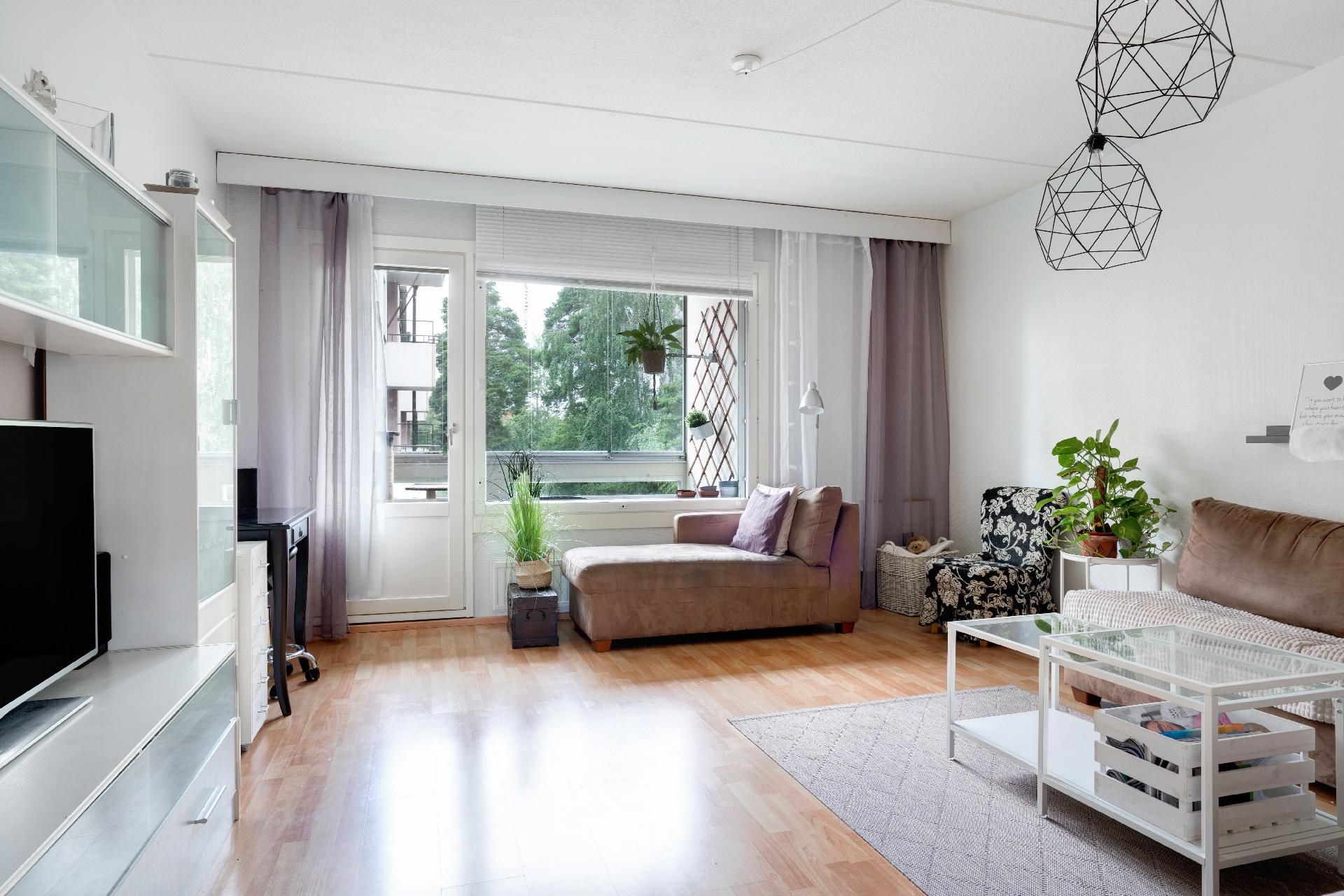 Raikurinne 1, Martinlaakso, Vantaa