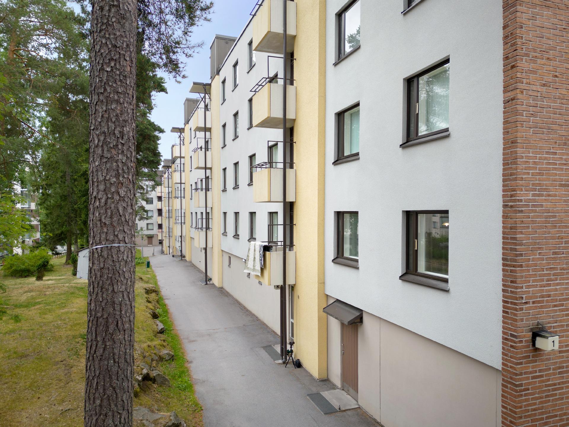 Raikurinne 1, Martinlaakso, Vantaa