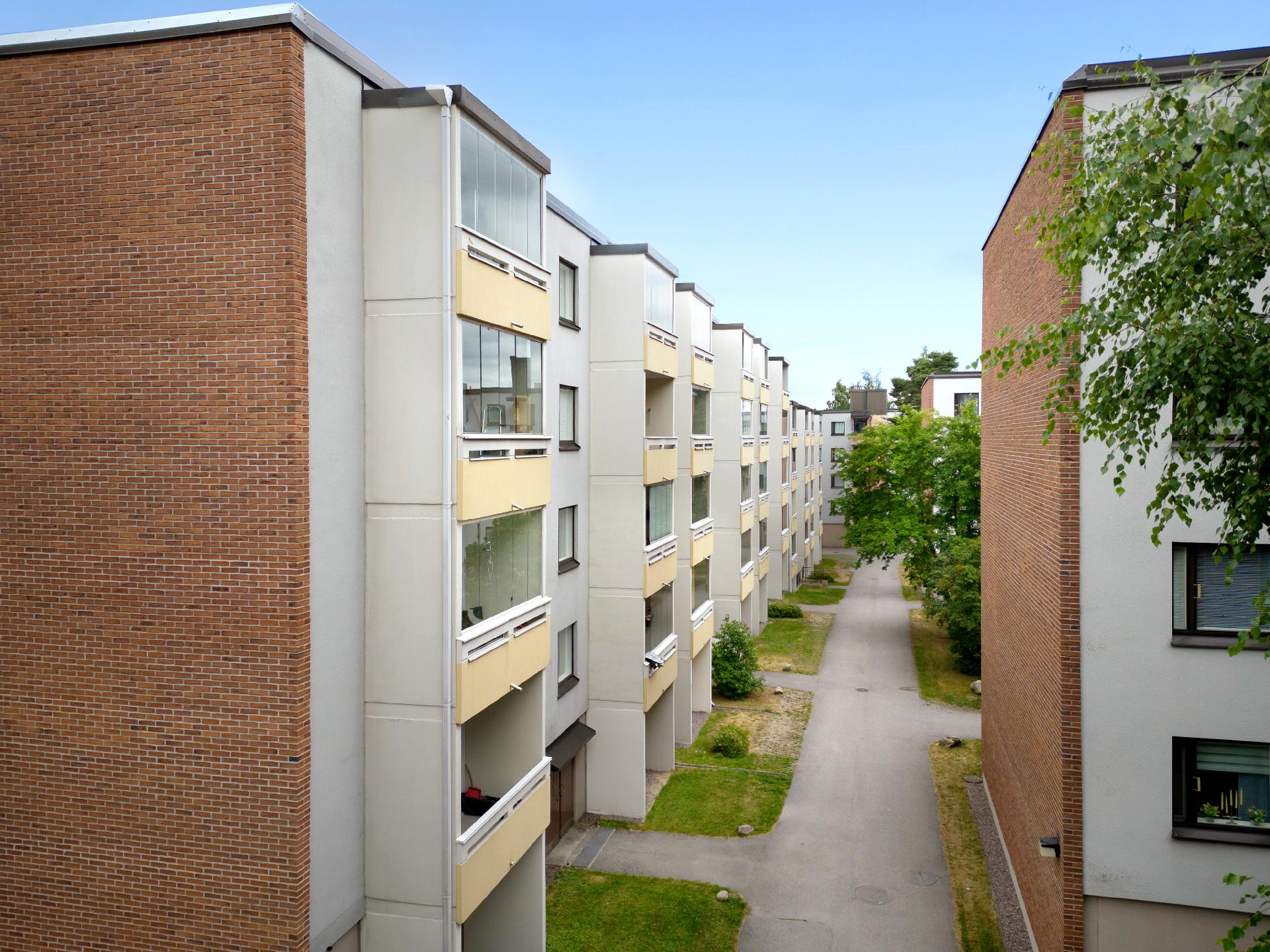 Raikurinne 1, Martinlaakso, Vantaa