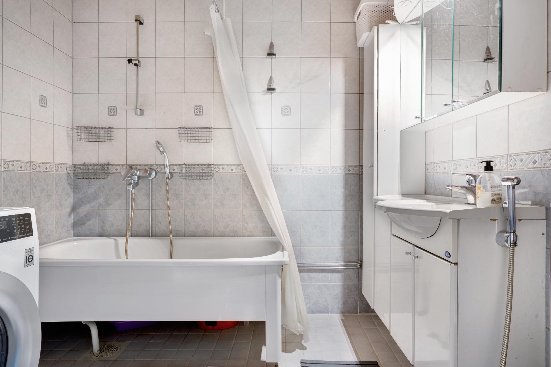 Raikurinne 1, Martinlaakso, Vantaa