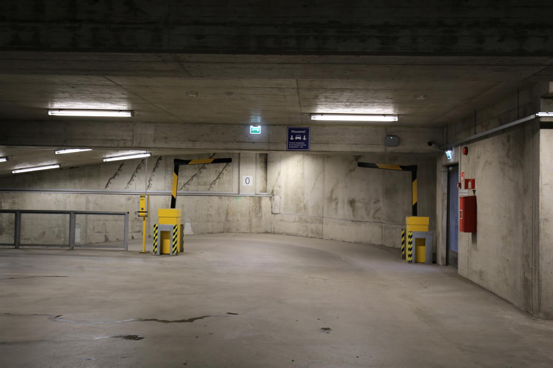 Autopaikka on vain yksi kerros alas sisäänajokerroksesta