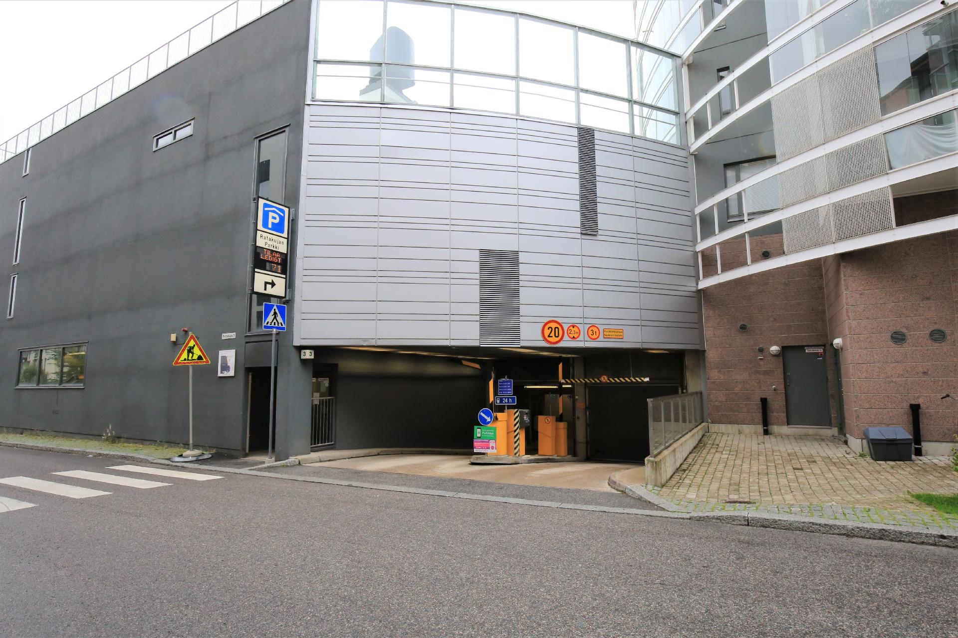 Helppo ajaa sisään ja omalle paikalle