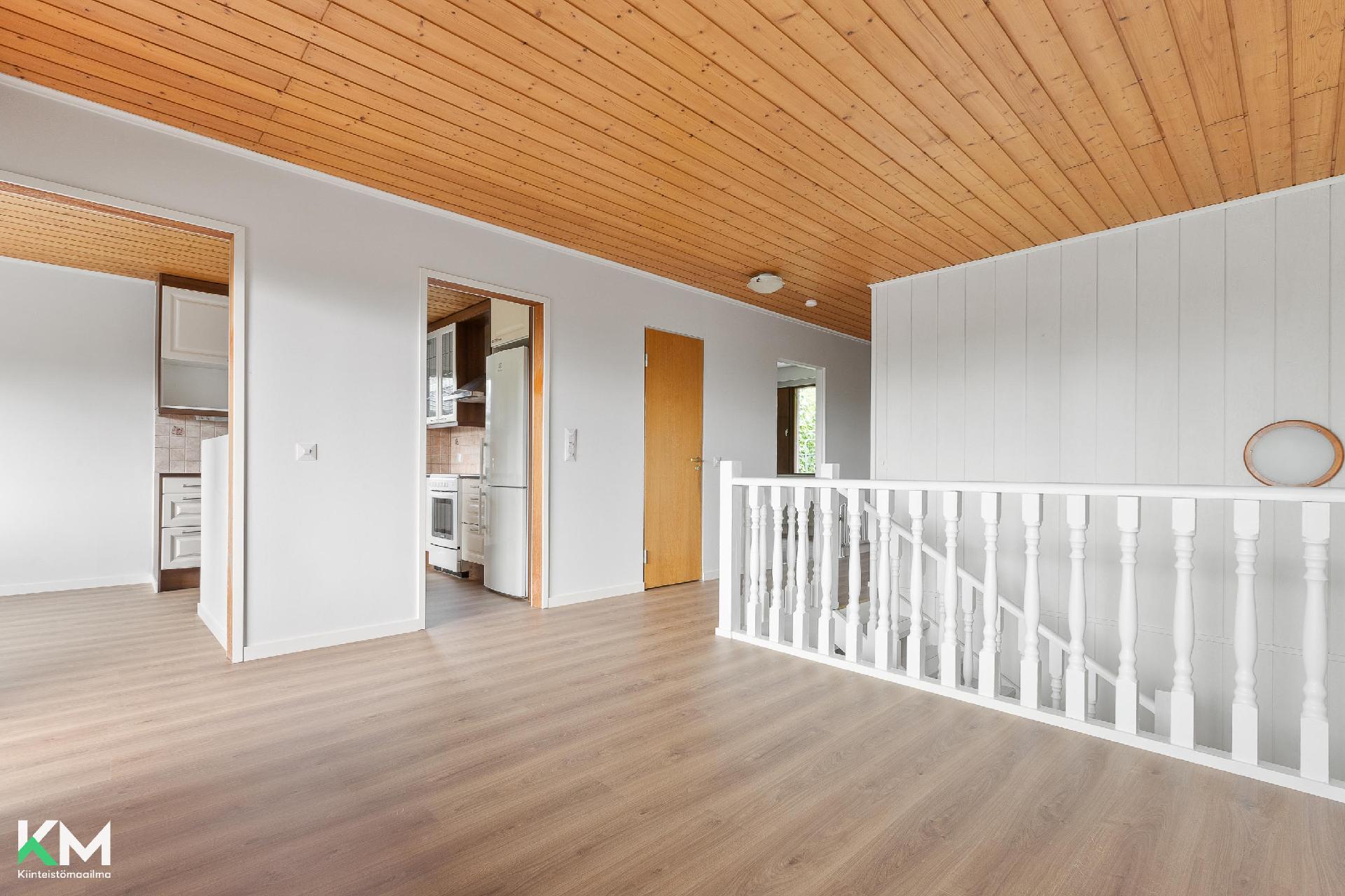 Mesikämmenkatu 2, Rautakankare, Lahti