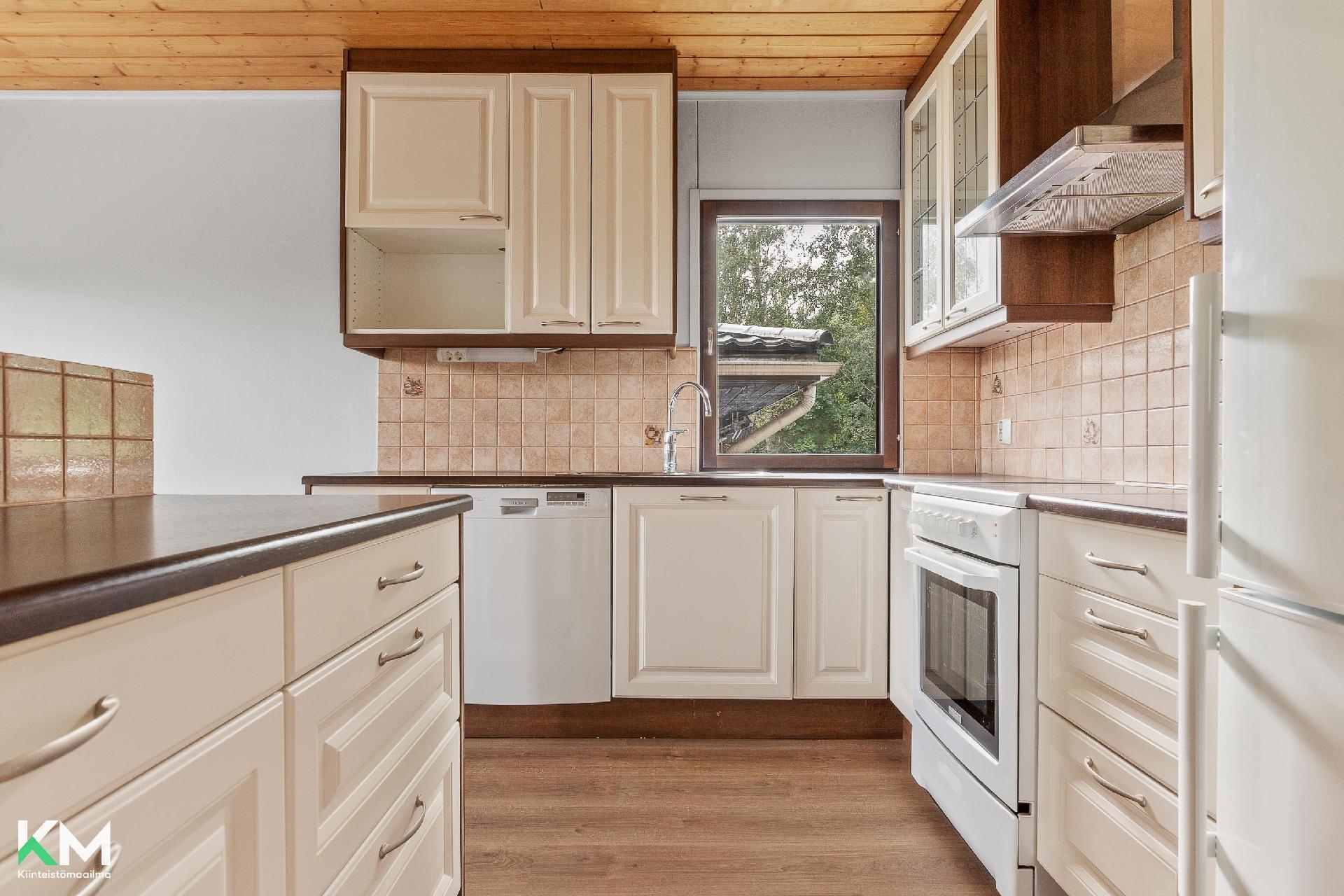 Mesikämmenkatu 2, Rautakankare, Lahti