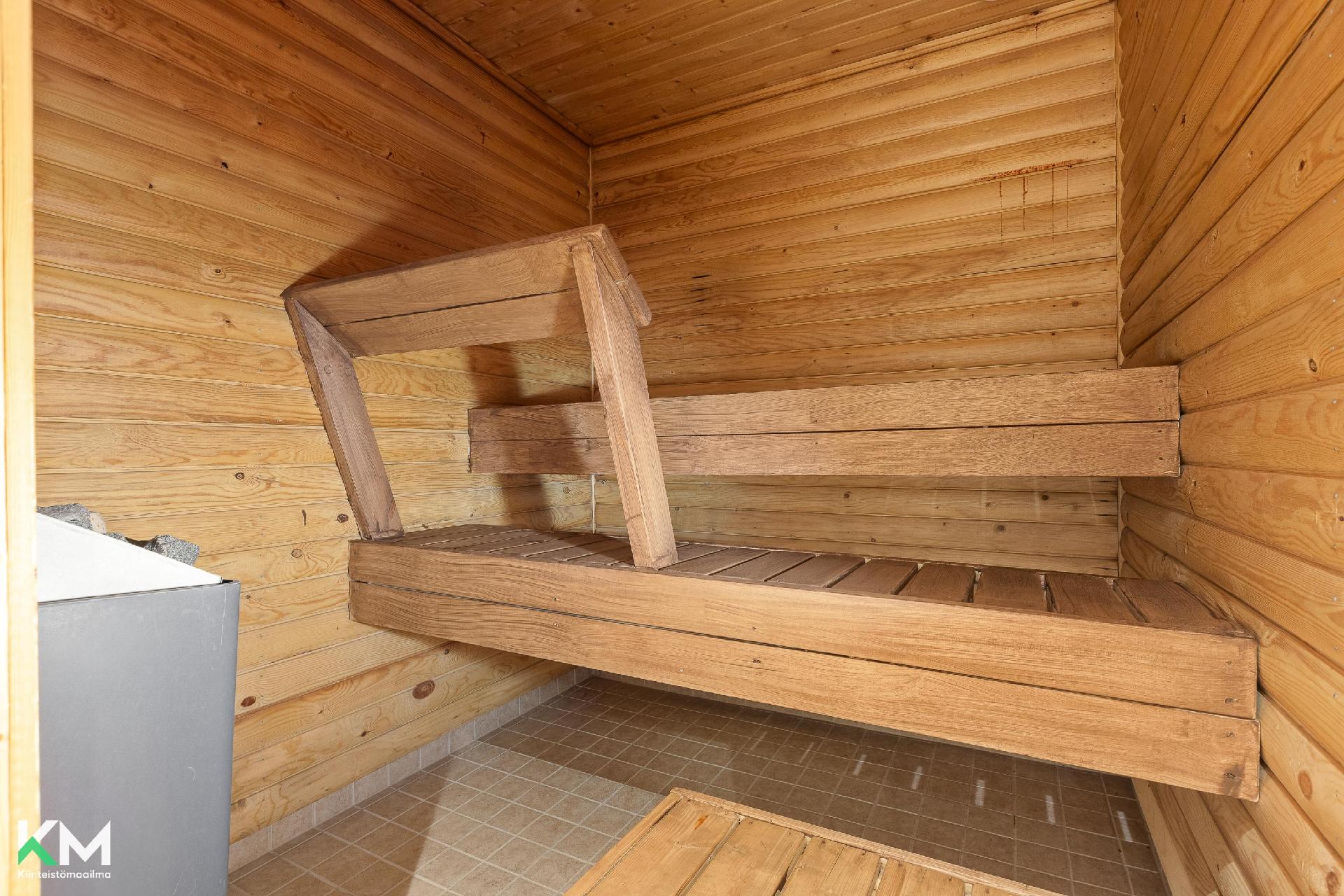 Mesikämmenkatu 2, Rautakankare, Lahti