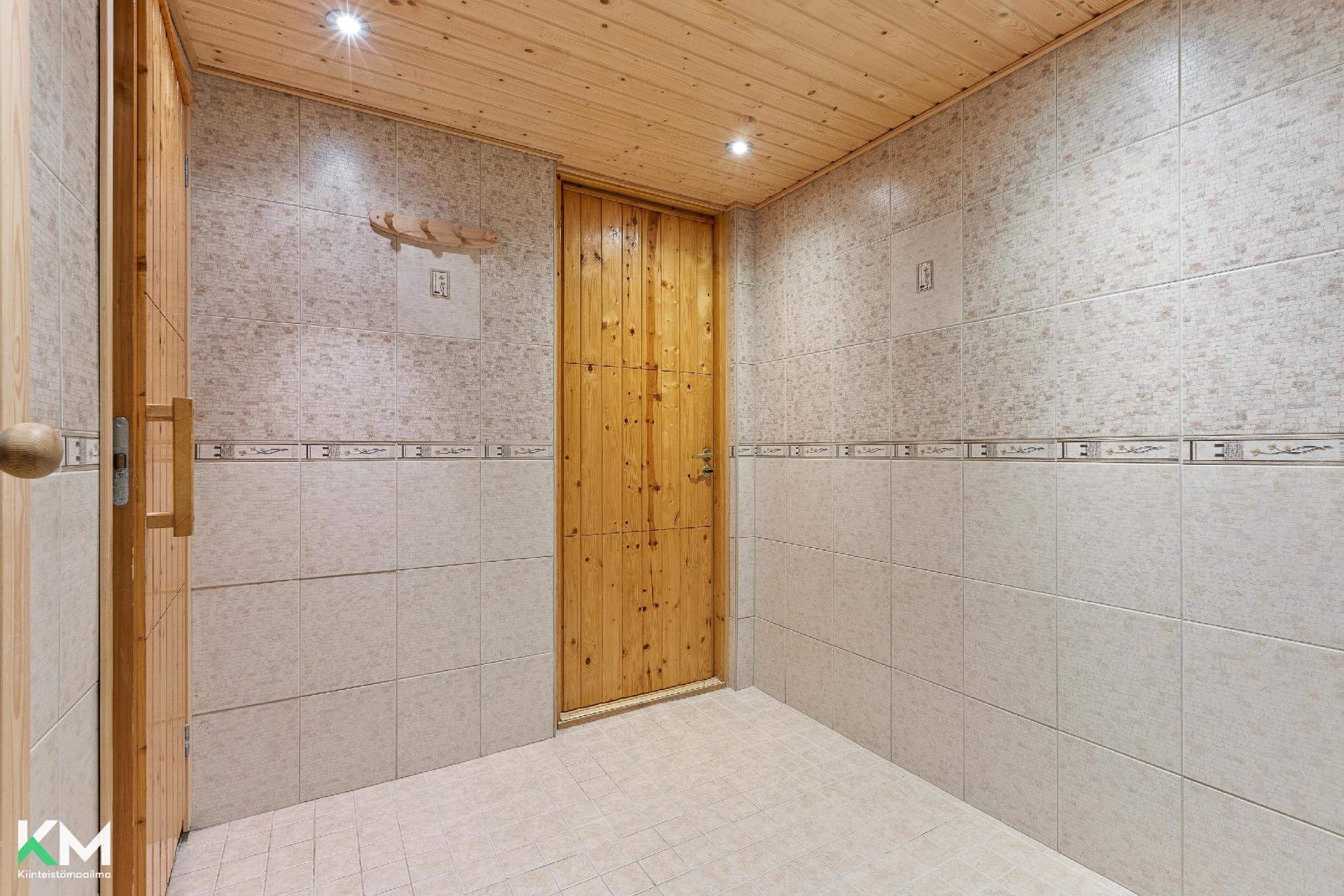 Mesikämmenkatu 2, Rautakankare, Lahti