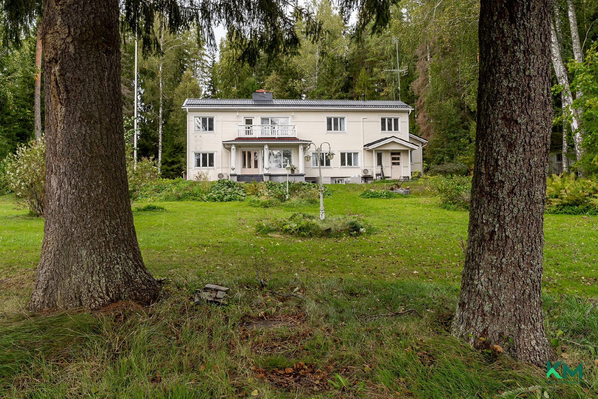 Talo rannan puolelta