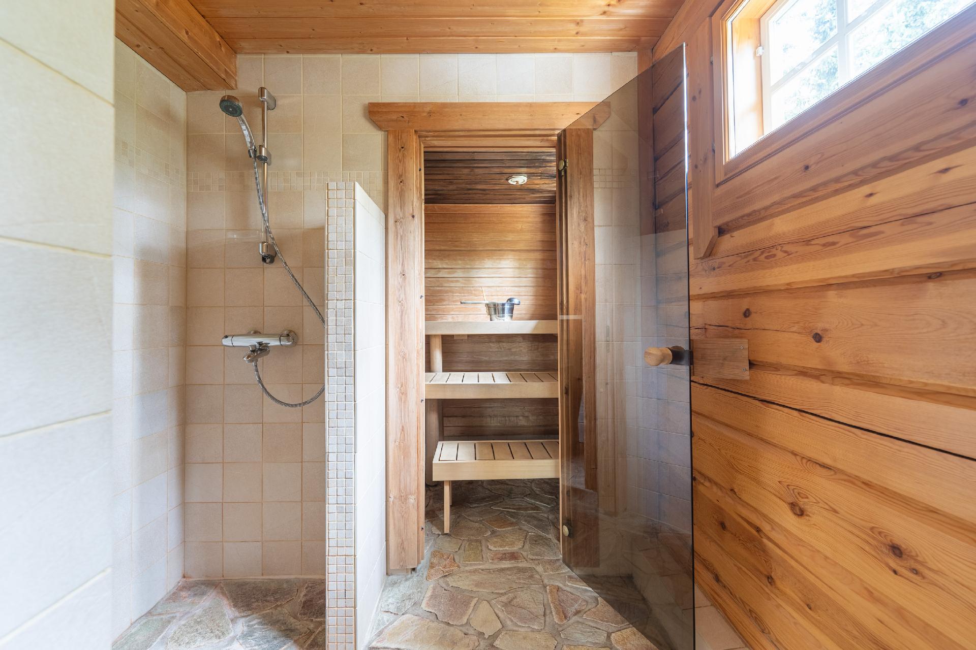 Kultarannantie 22, Tahkovuori, Kuopio